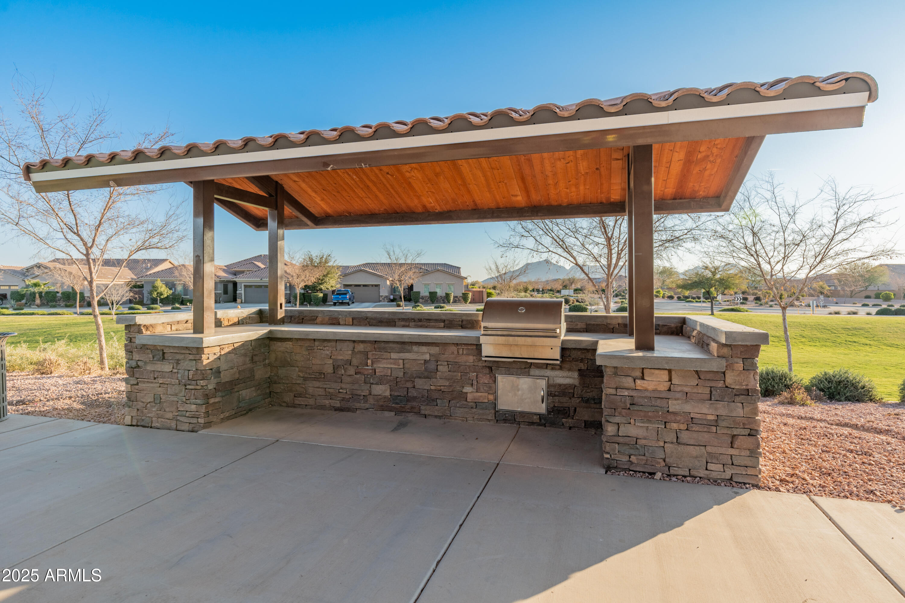 21622 E VIA DE ARBOLES --