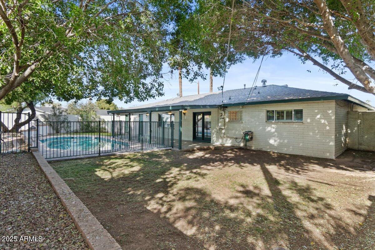 1101 E MARLETTE Avenue