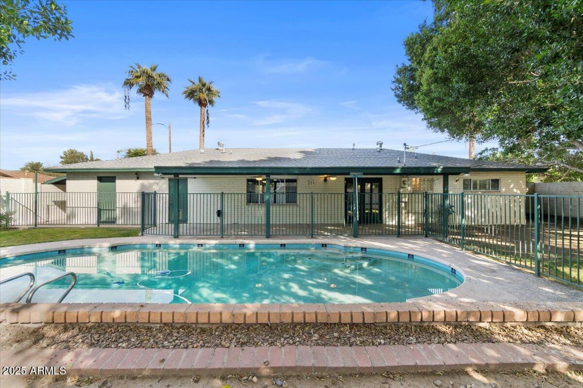 1101 E MARLETTE Avenue