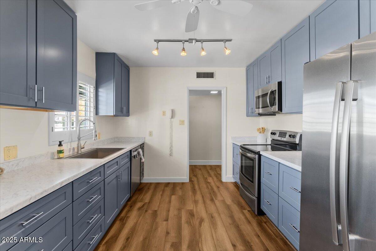 1101 E MARLETTE Avenue