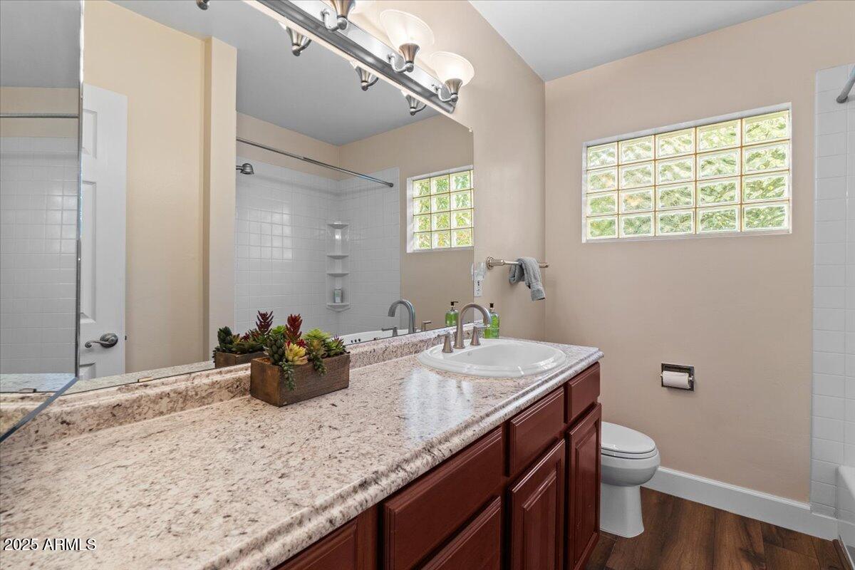 1101 E MARLETTE Avenue