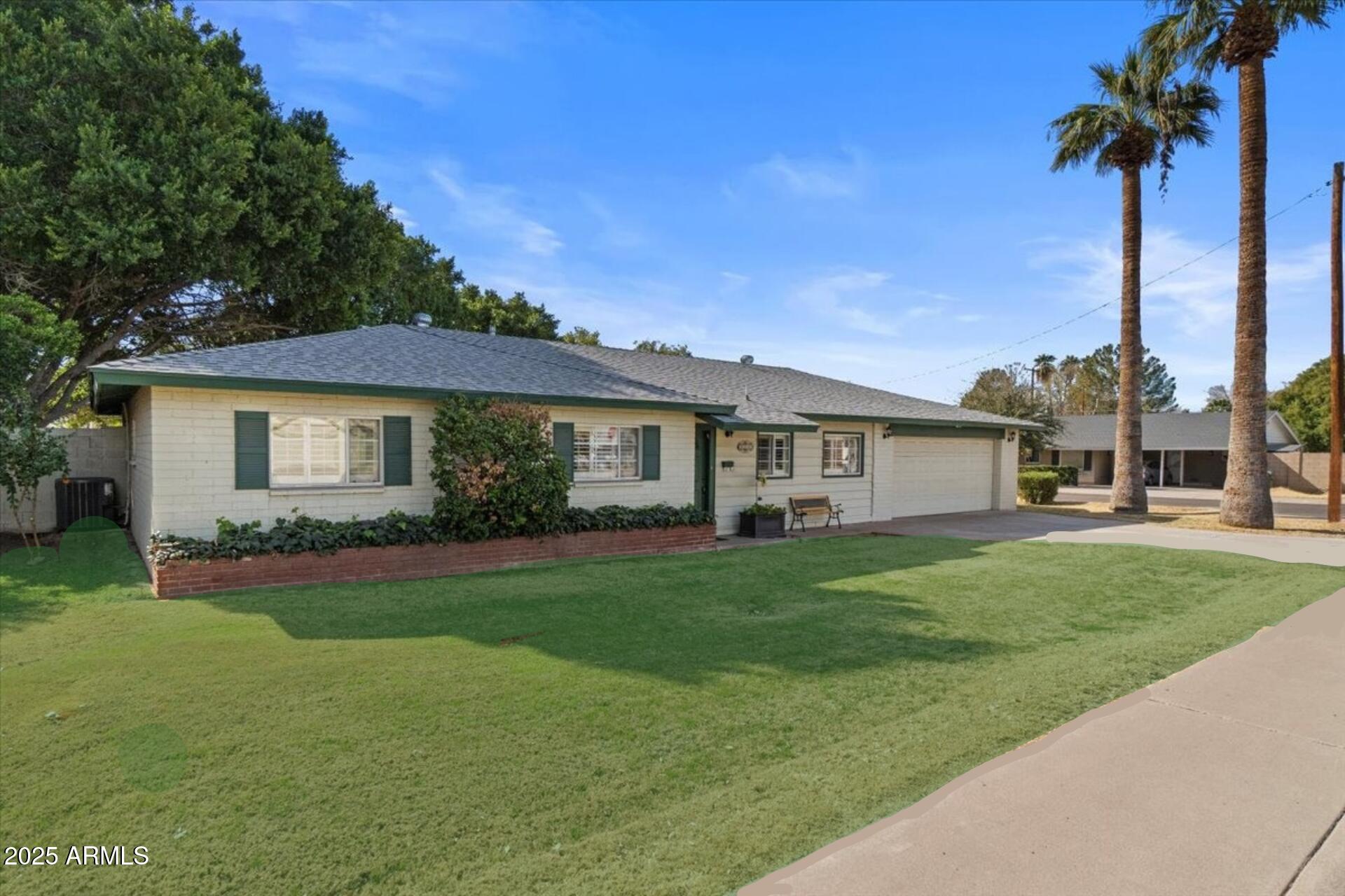 1101 E MARLETTE Avenue