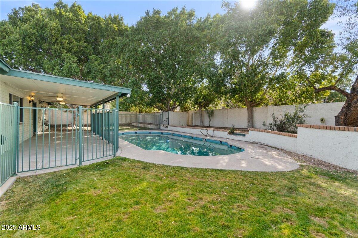 1101 E MARLETTE Avenue