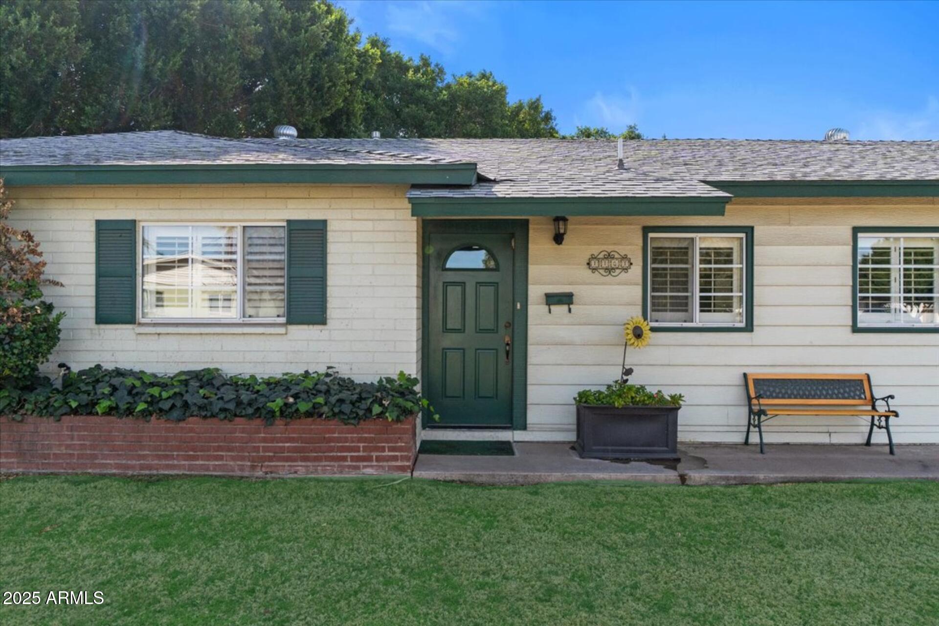 1101 E MARLETTE Avenue