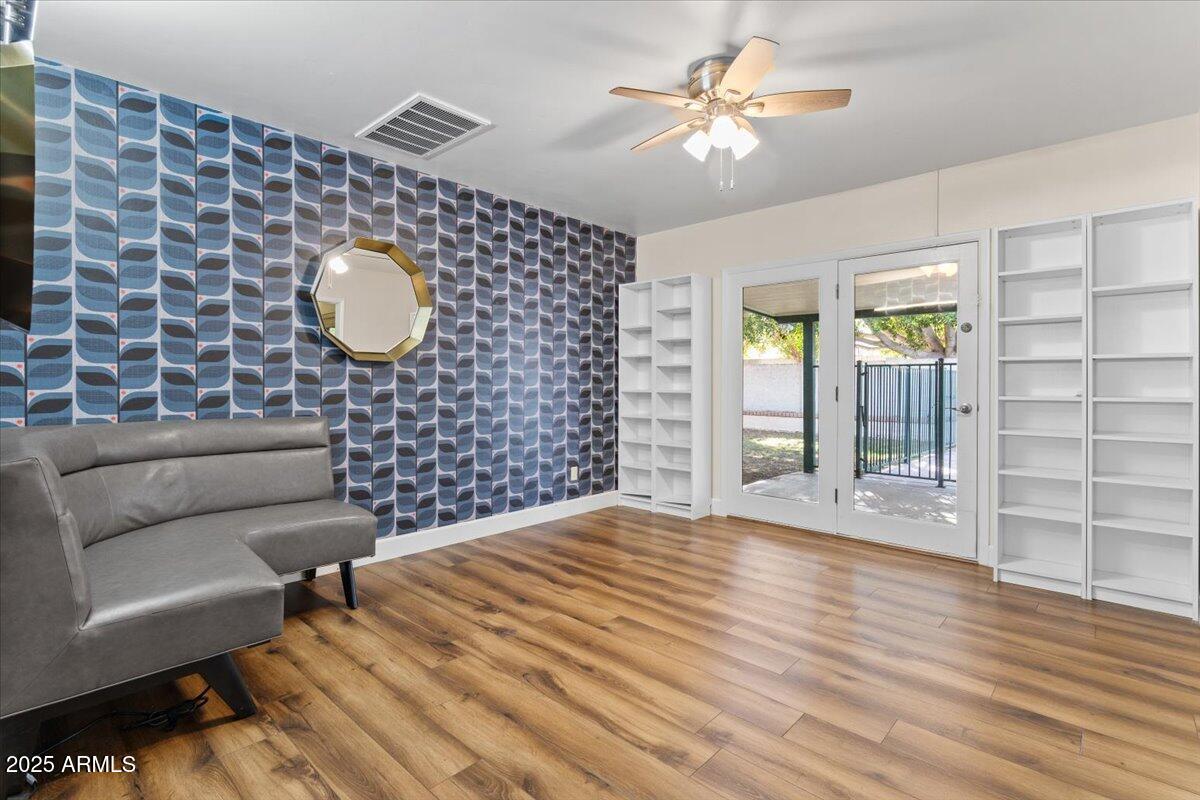 1101 E MARLETTE Avenue