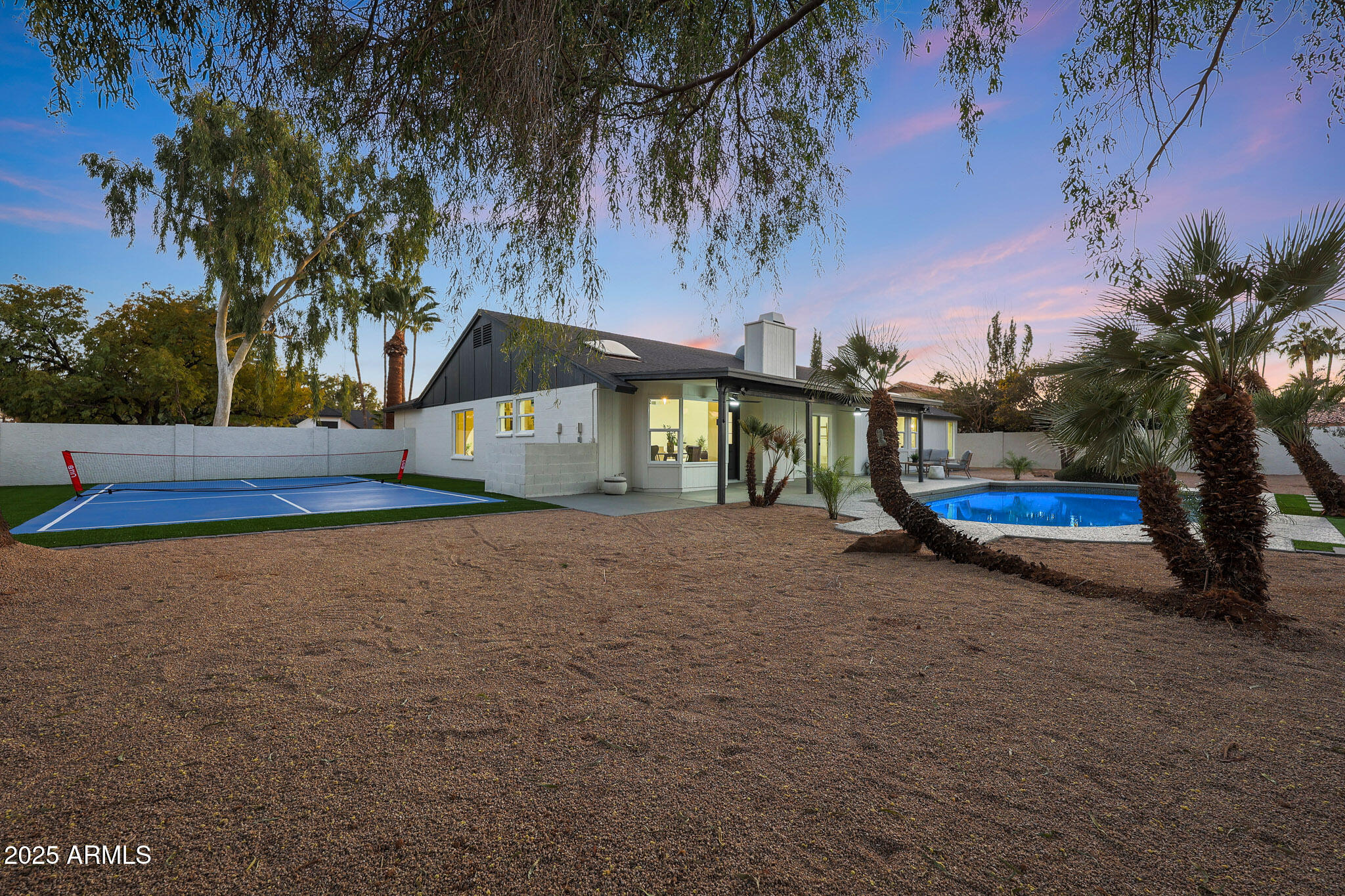 4528 E SUNNYSIDE Lane