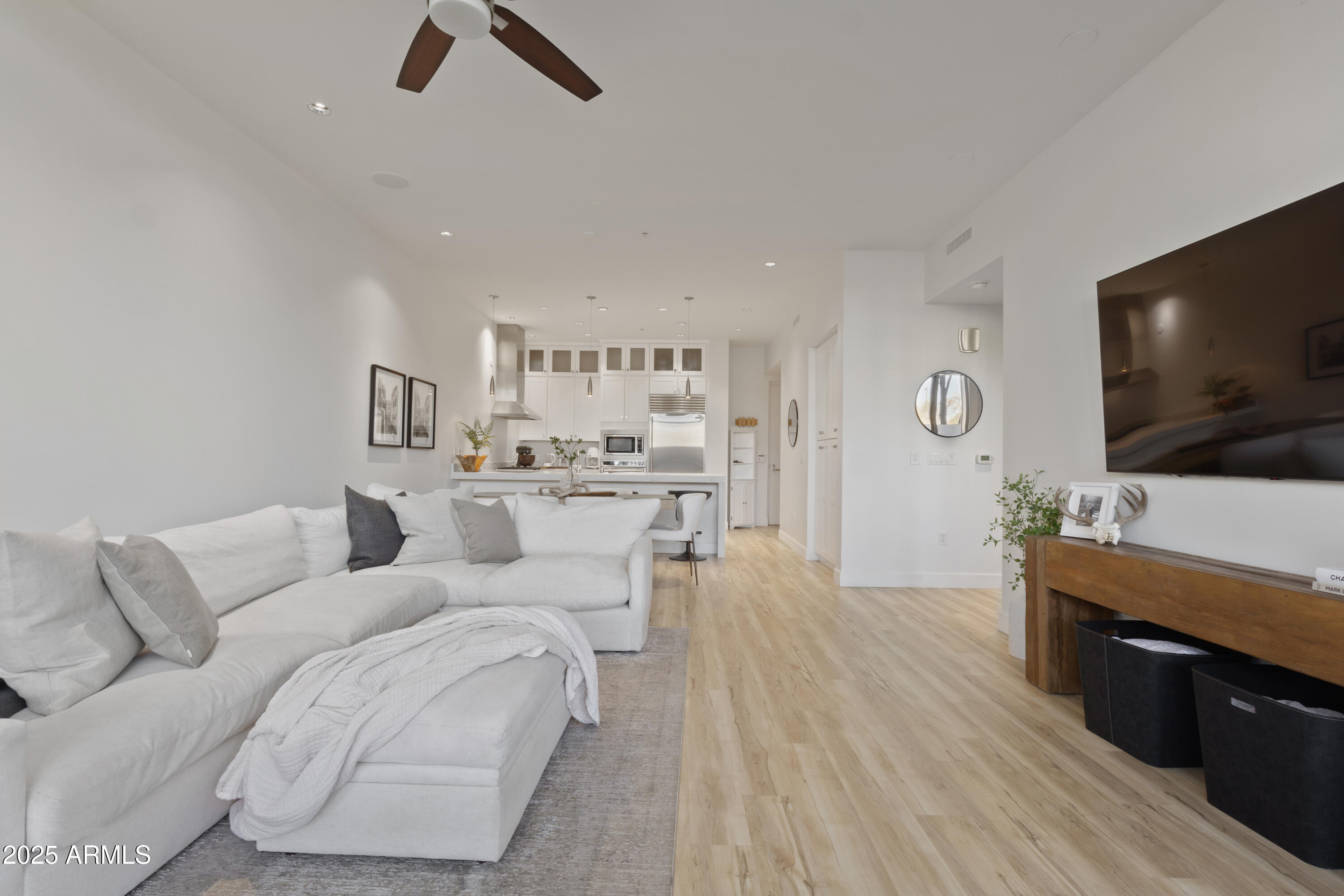 15215 N KIERLAND Boulevard # 106