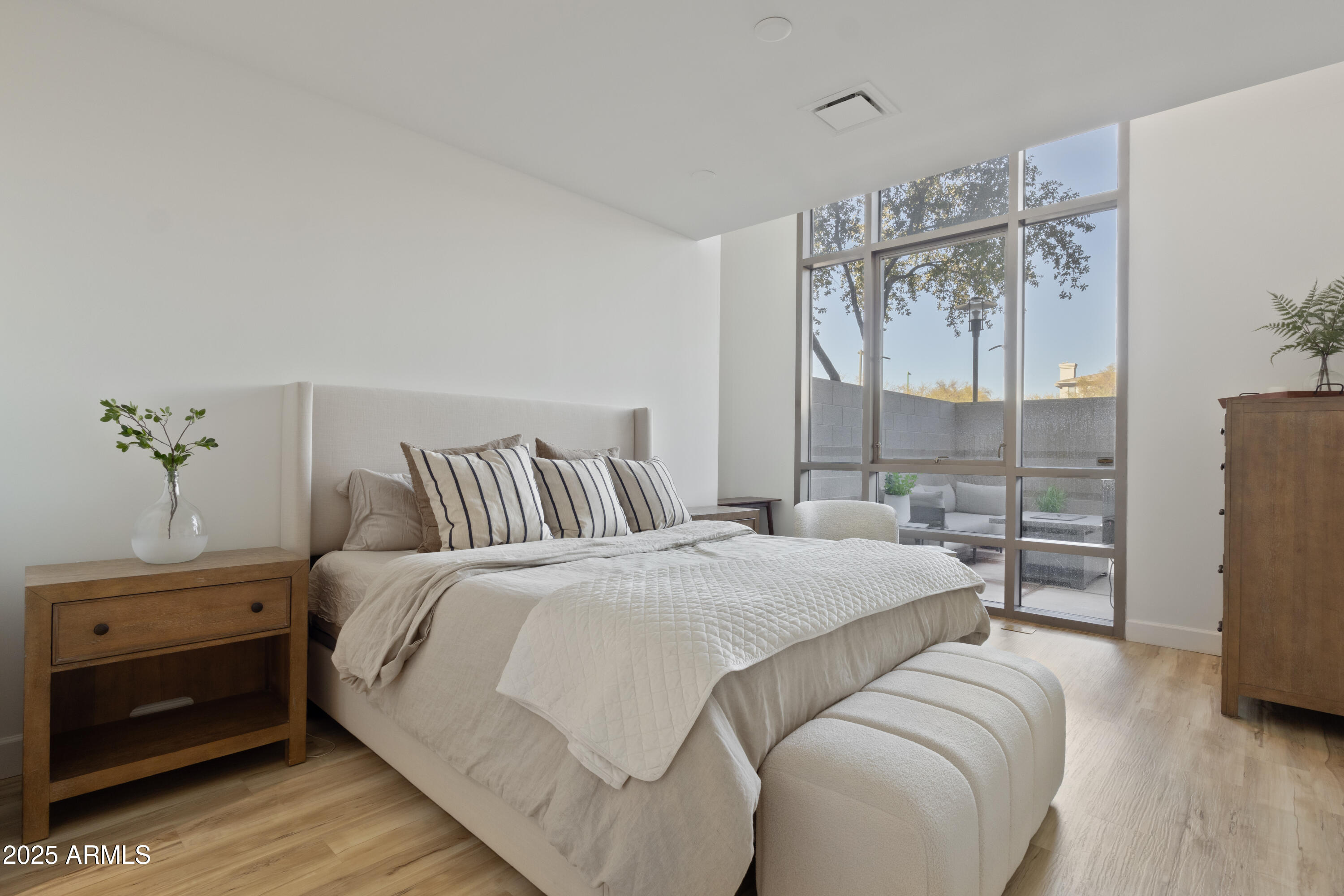 15215 N KIERLAND Boulevard # 106