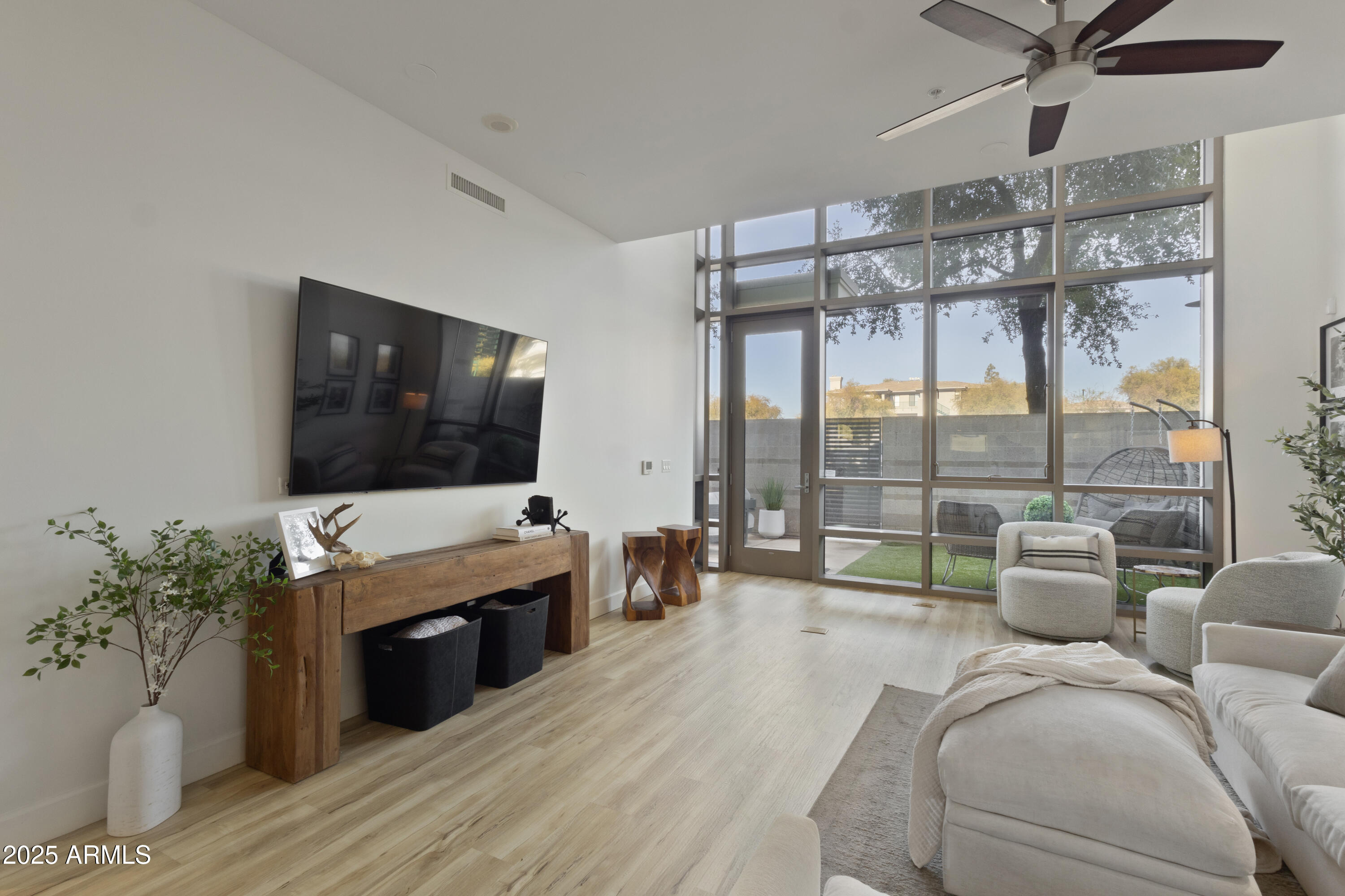 15215 N KIERLAND Boulevard # 106