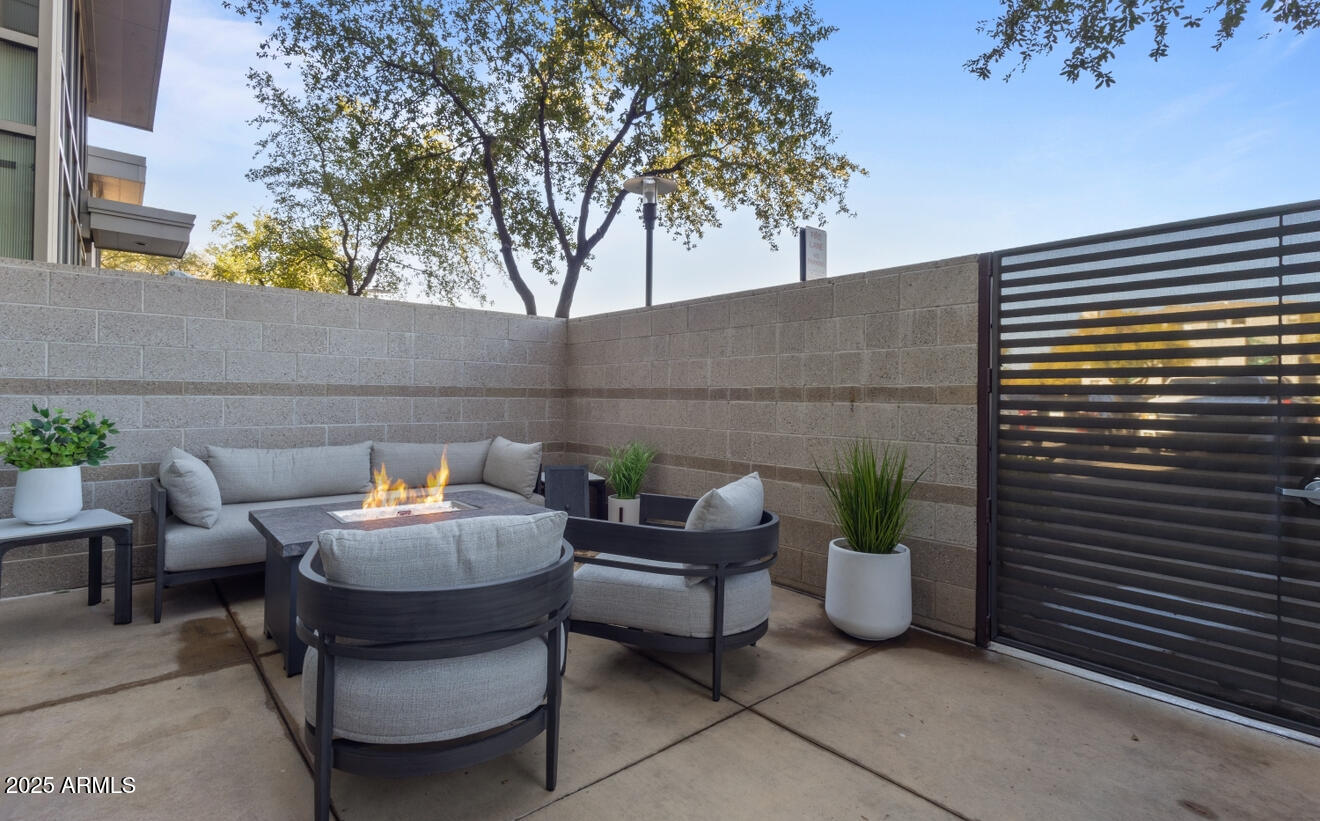 15215 N KIERLAND Boulevard # 106
