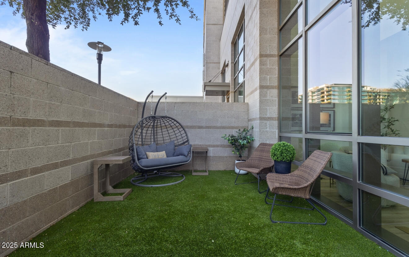15215 N KIERLAND Boulevard # 106
