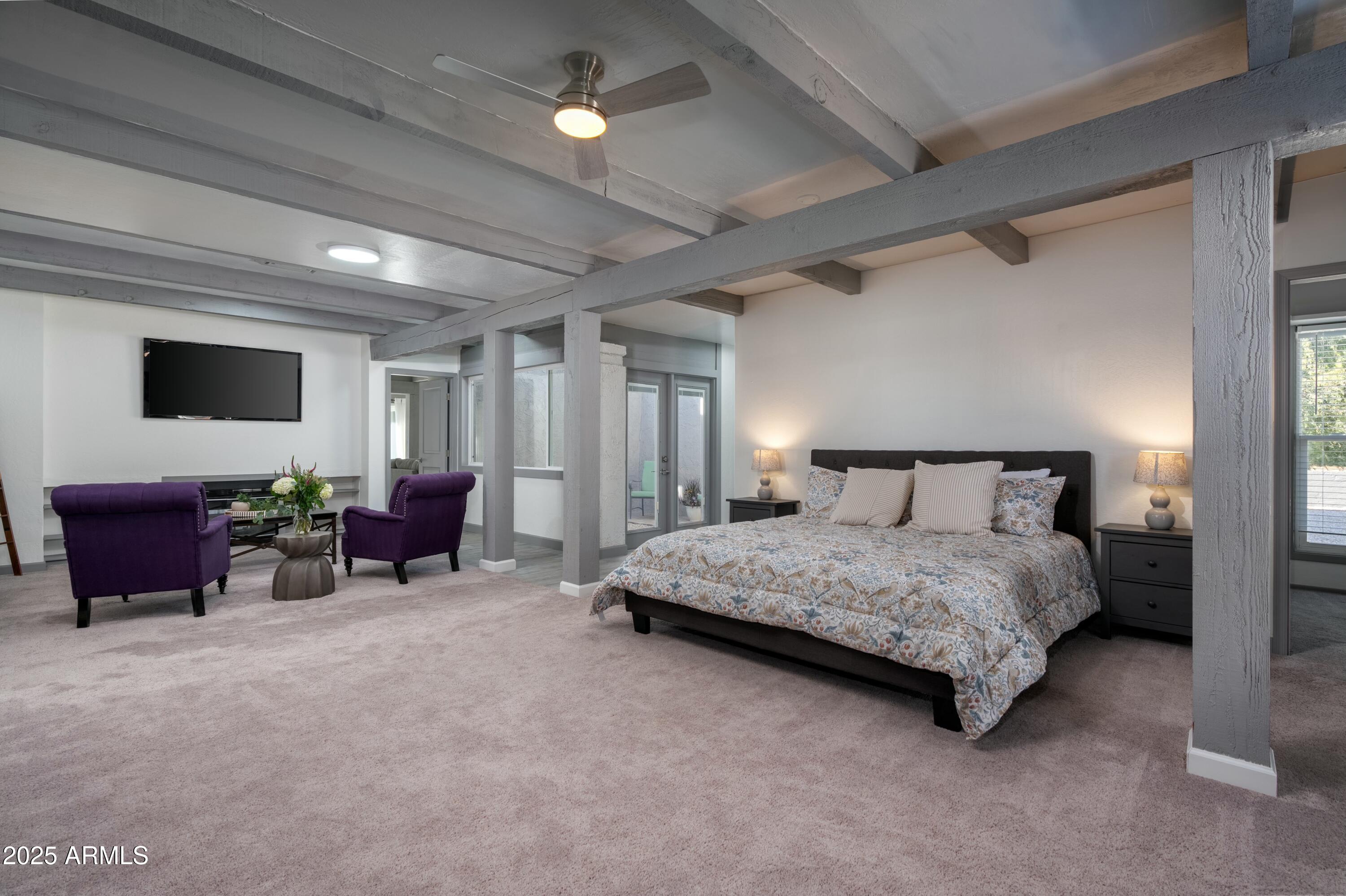 2106 W SHAWNEE Drive