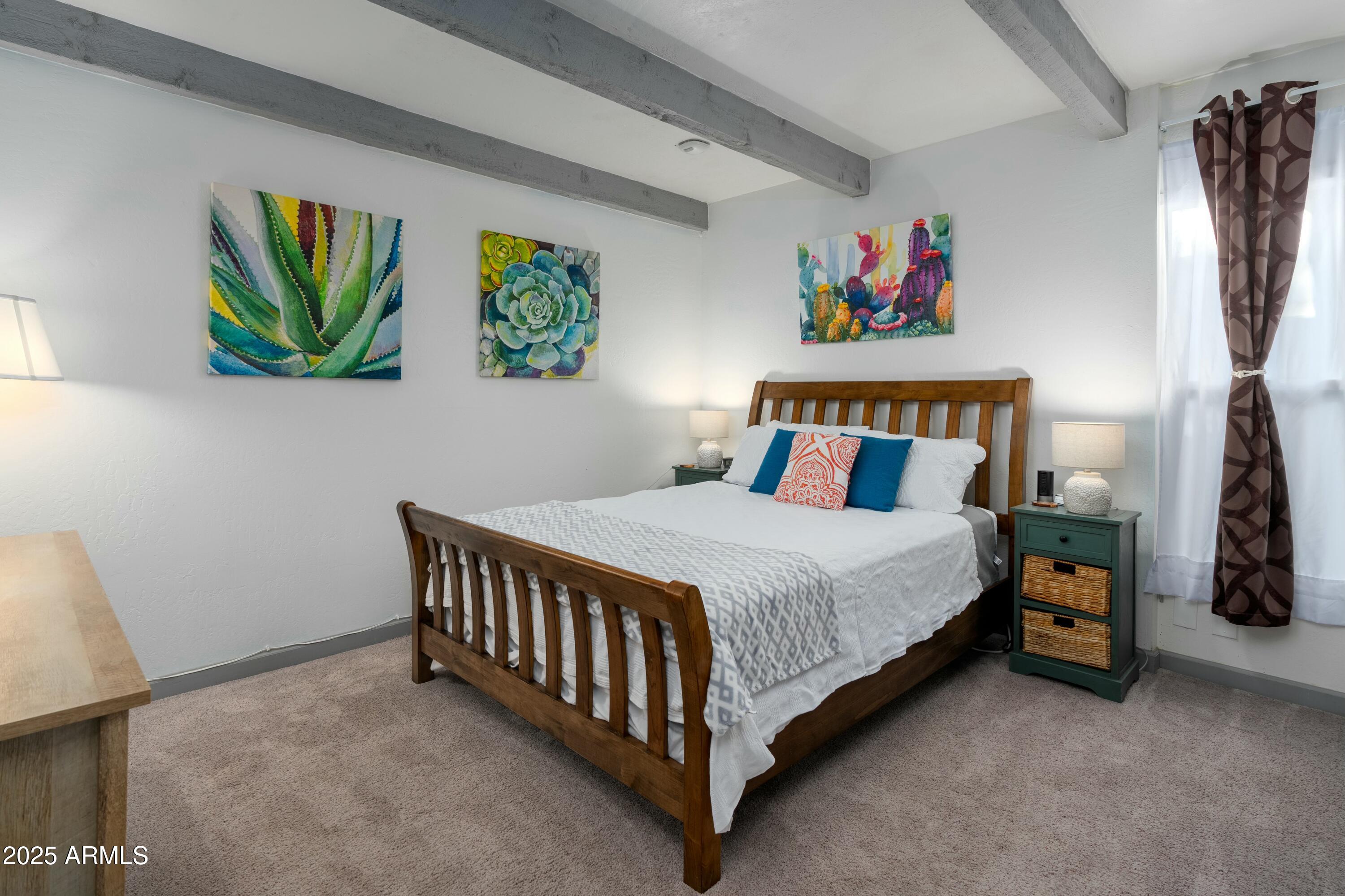 2106 W SHAWNEE Drive