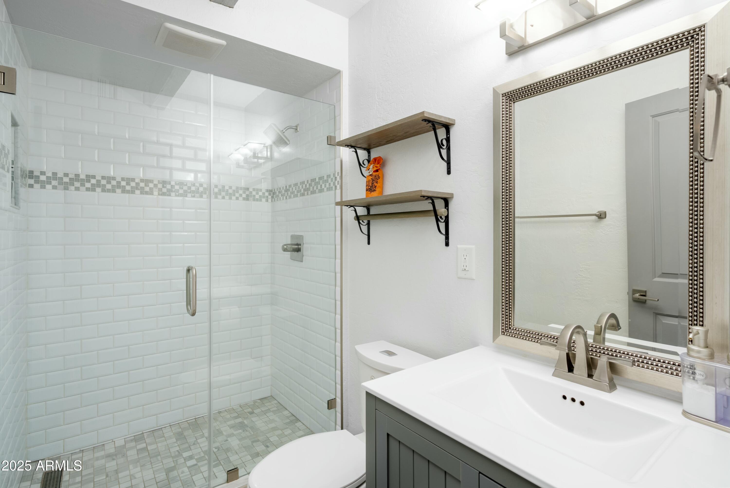 2106 W SHAWNEE Drive