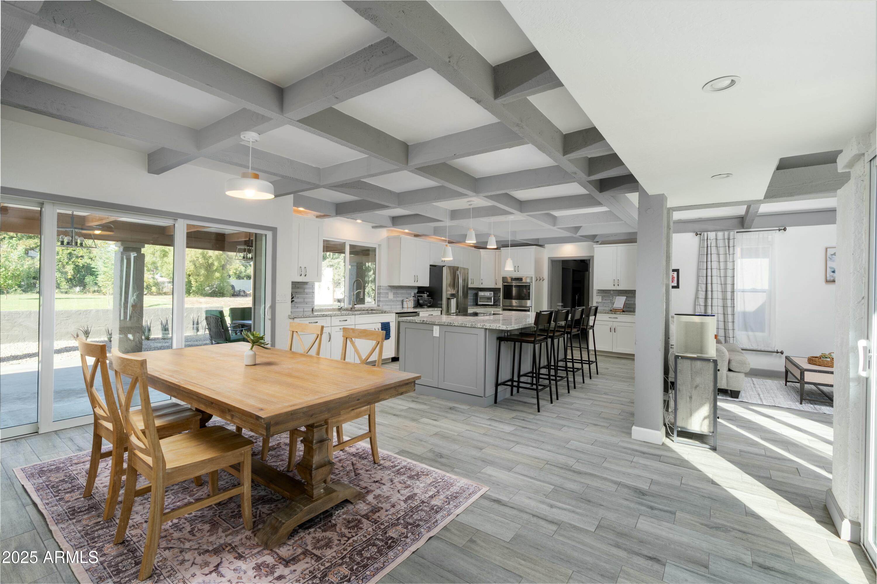 2106 W SHAWNEE Drive