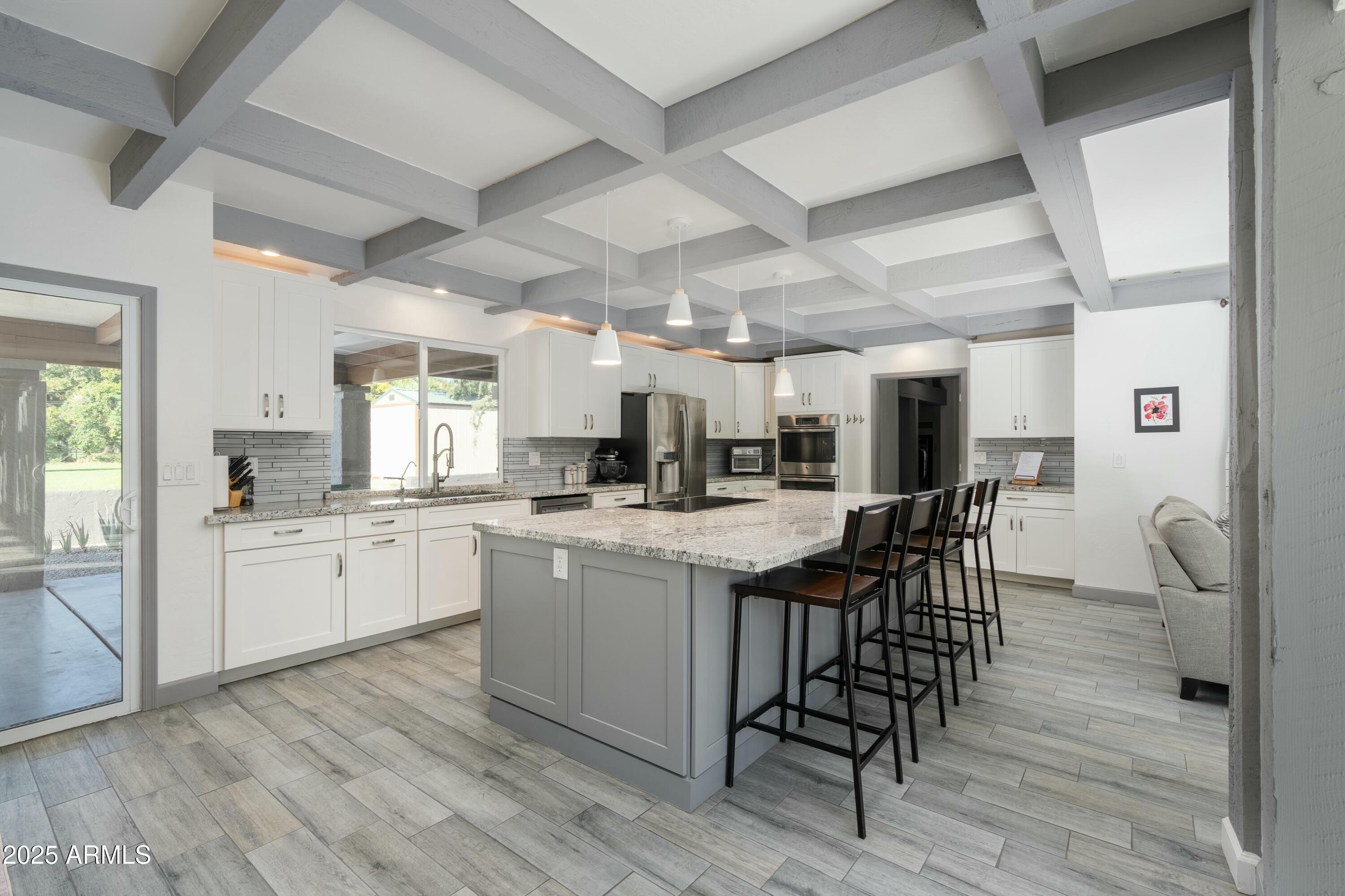 2106 W SHAWNEE Drive