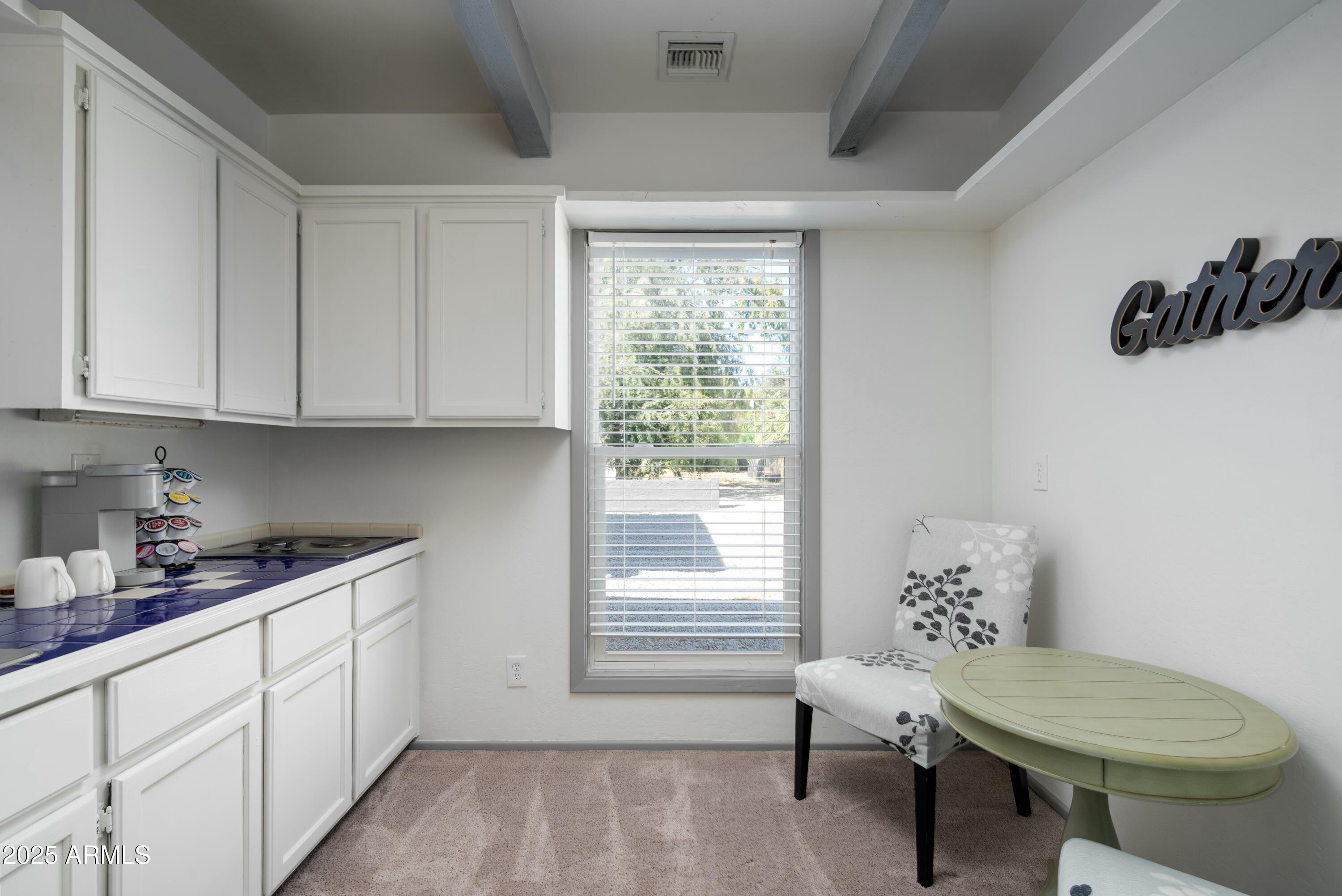 2106 W SHAWNEE Drive