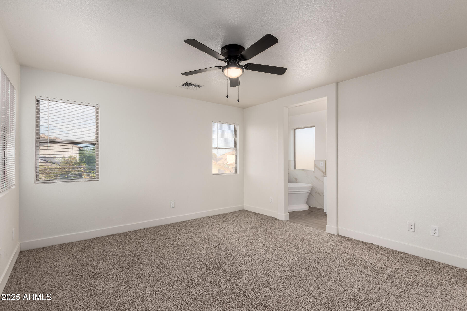 6338 W HILTON Avenue