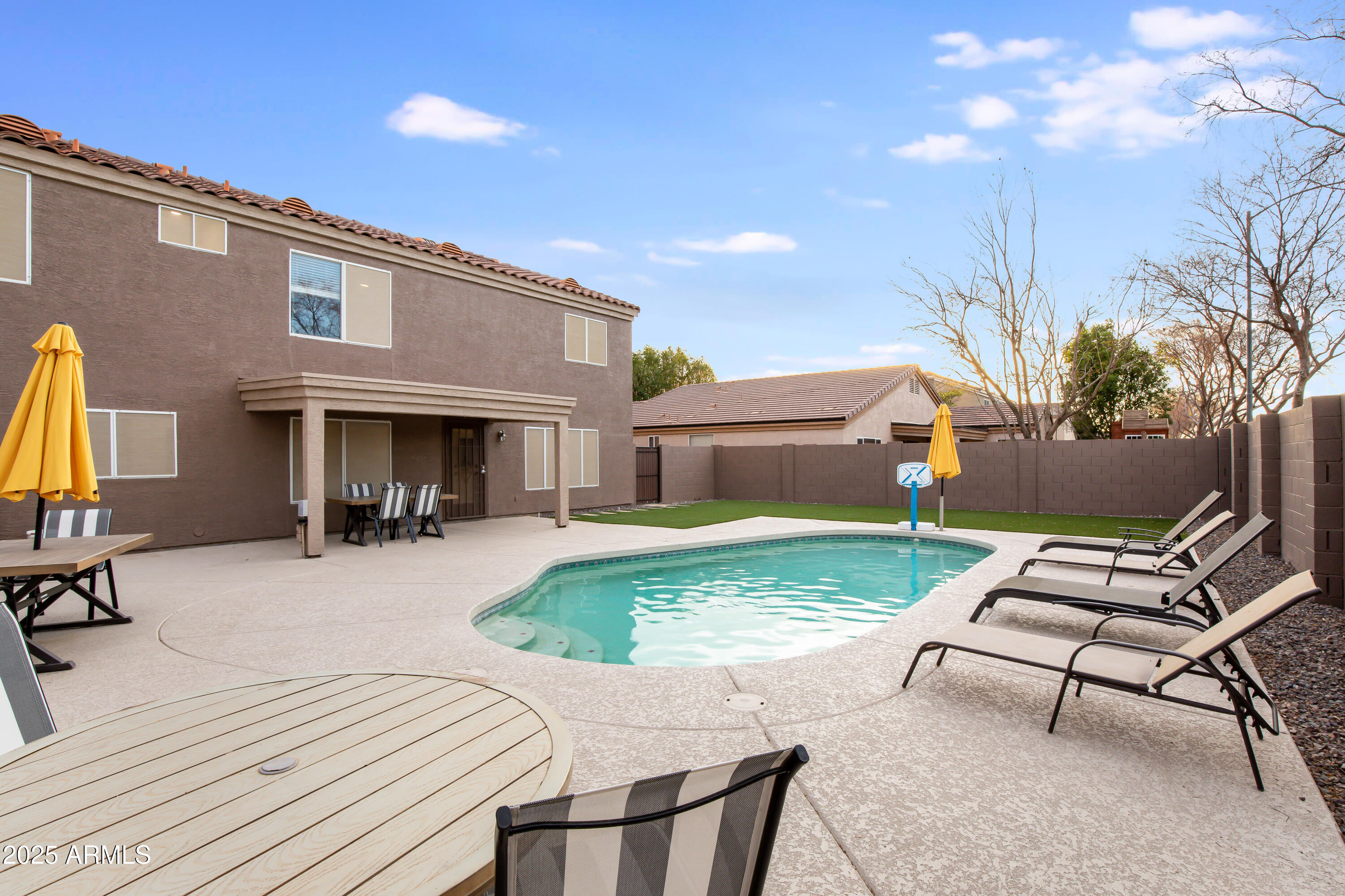 9144 W QUAIL Avenue
