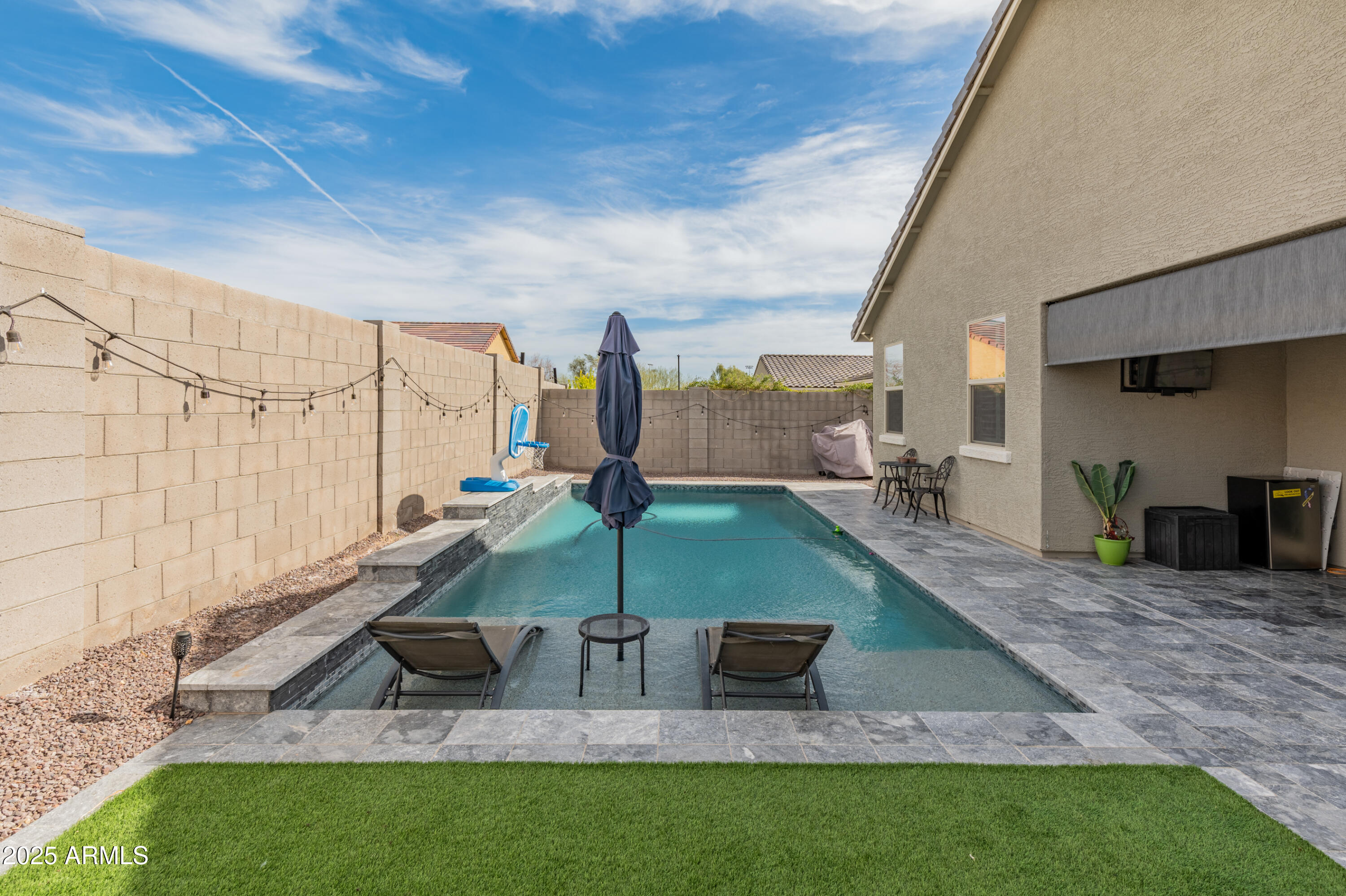 18768 W CLINTON Street