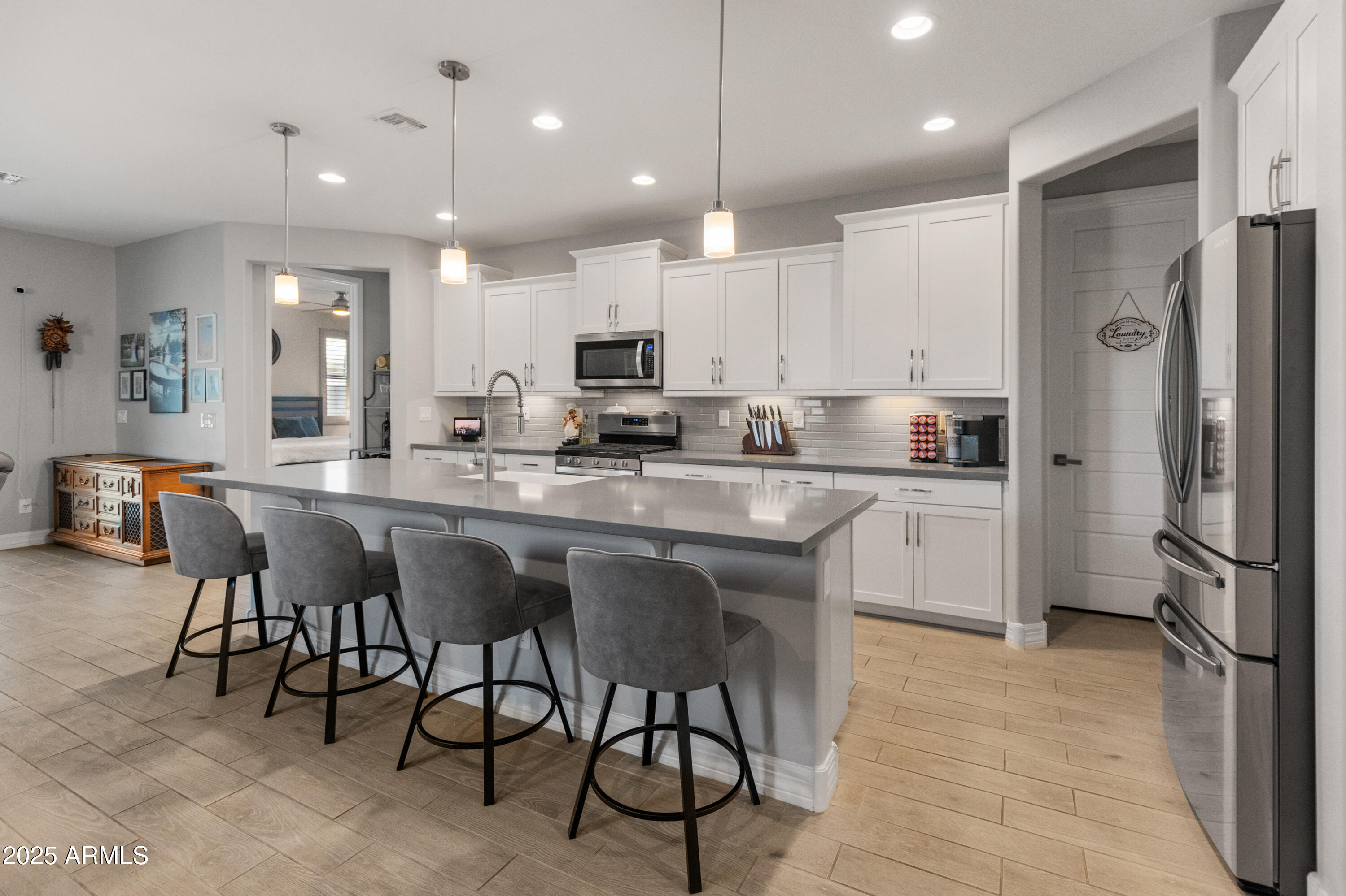 18768 W CLINTON Street