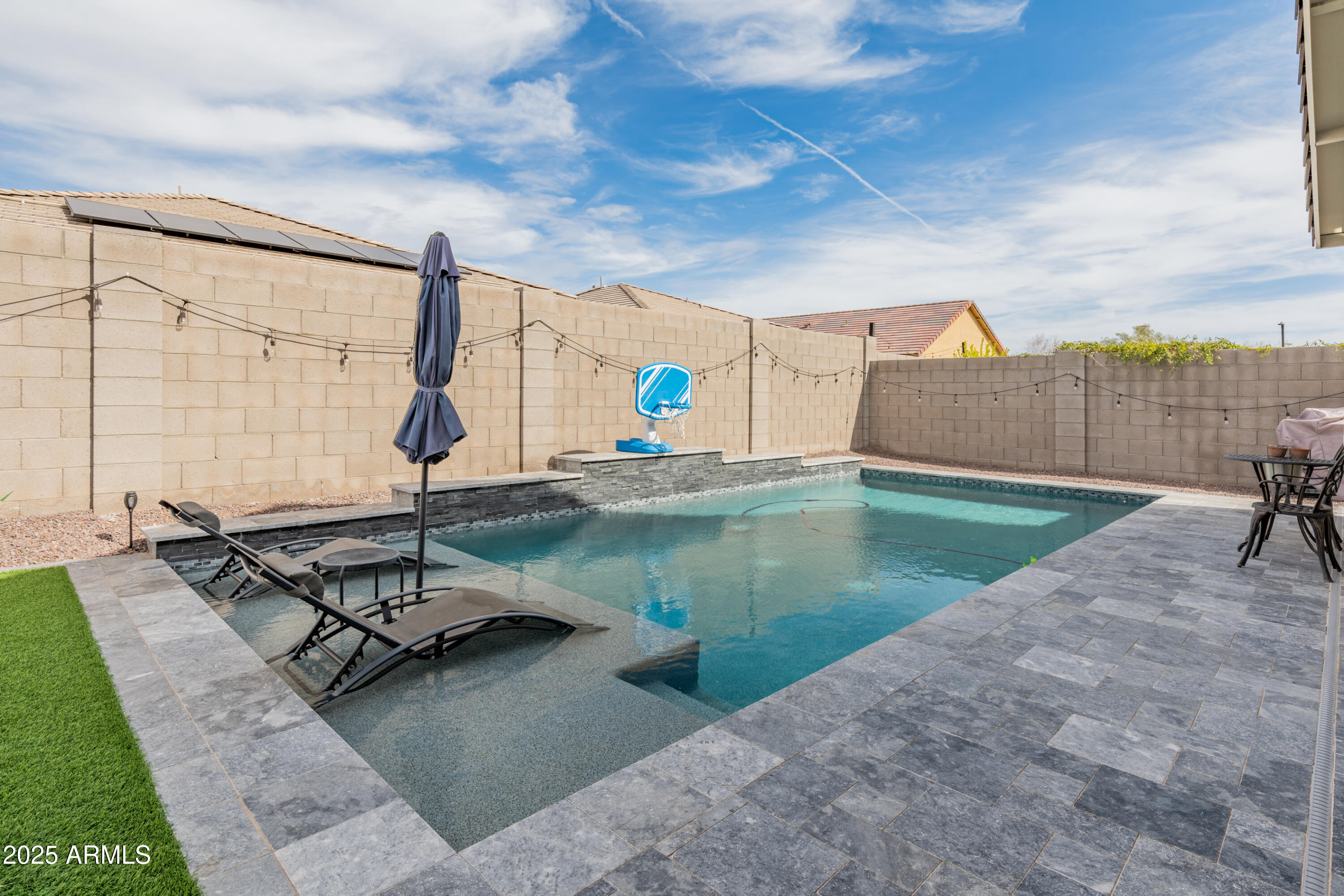 18768 W CLINTON Street