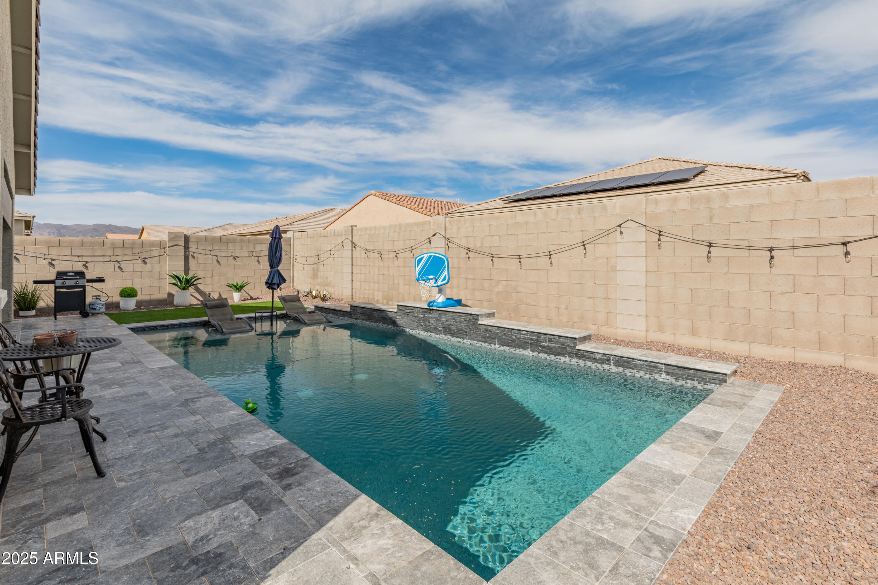 18768 W CLINTON Street