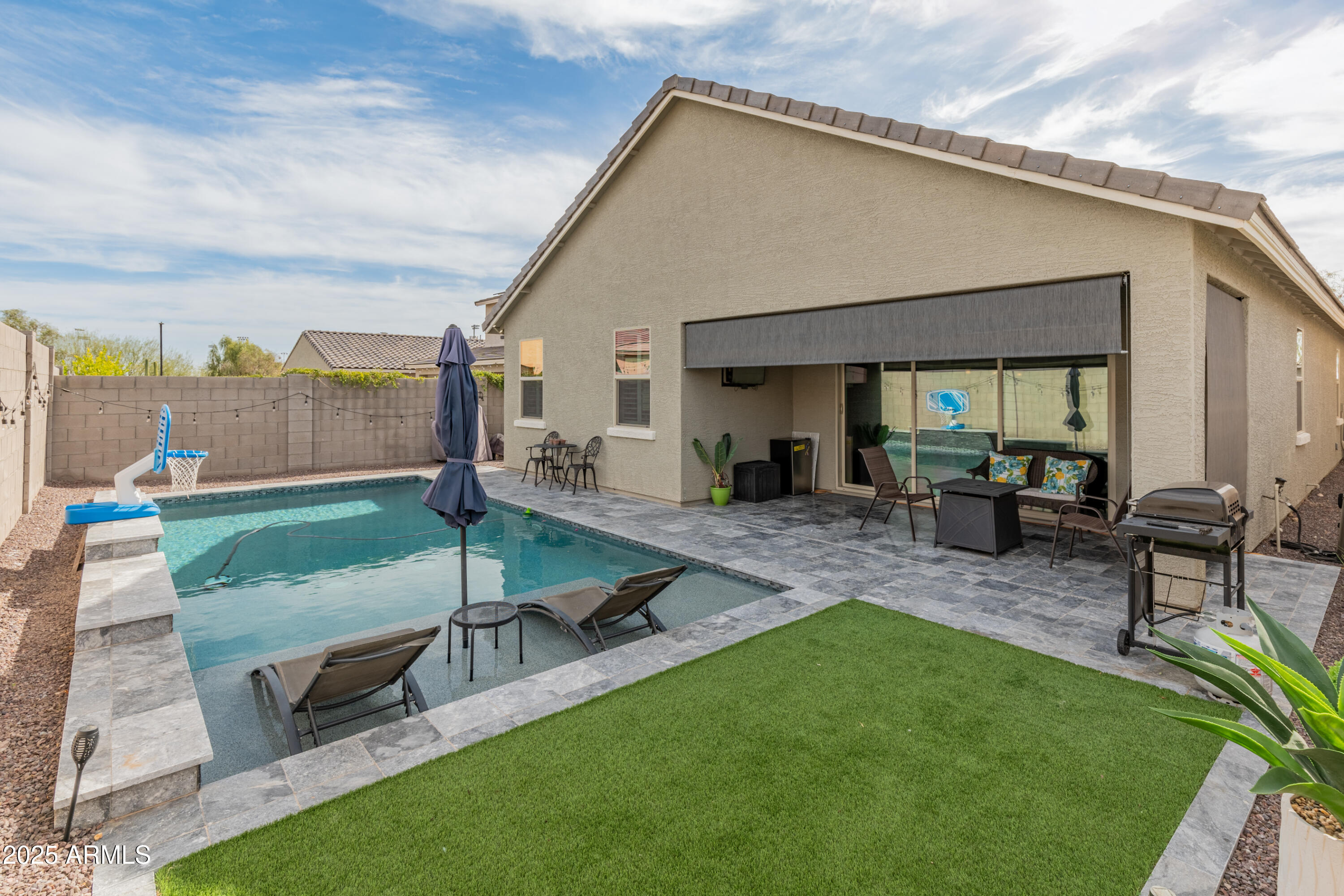 18768 W CLINTON Street