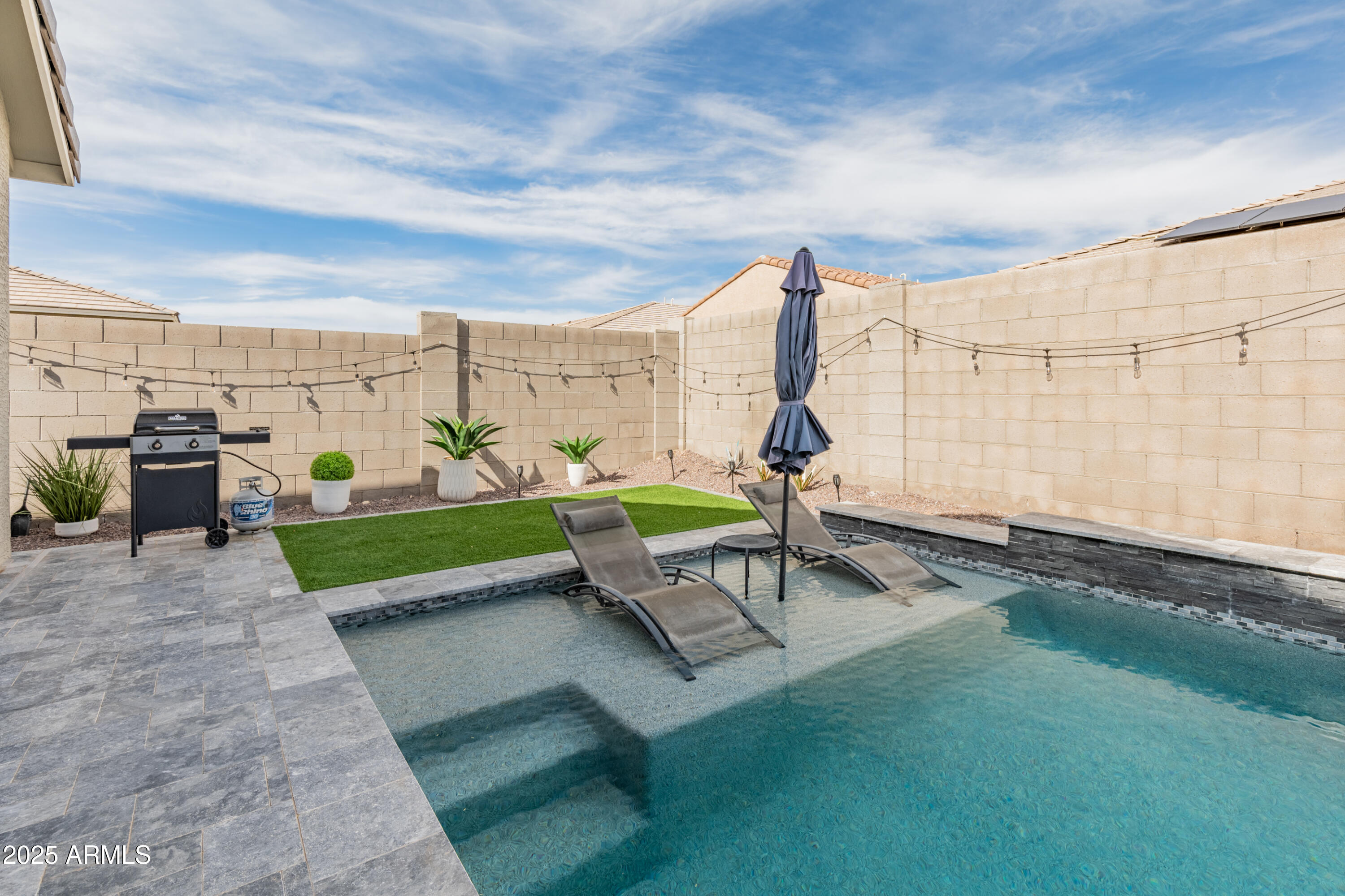 18768 W CLINTON Street