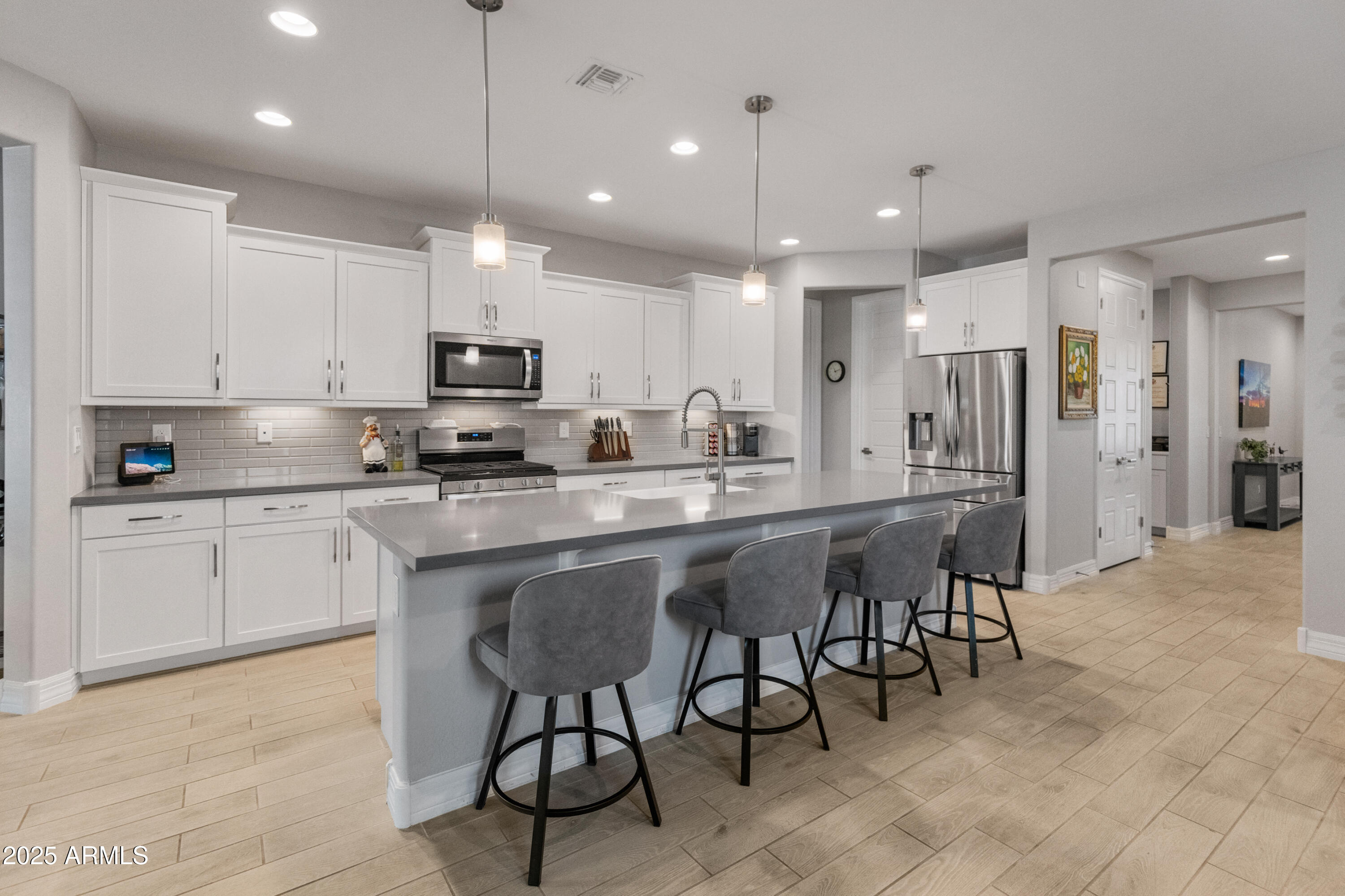 18768 W CLINTON Street