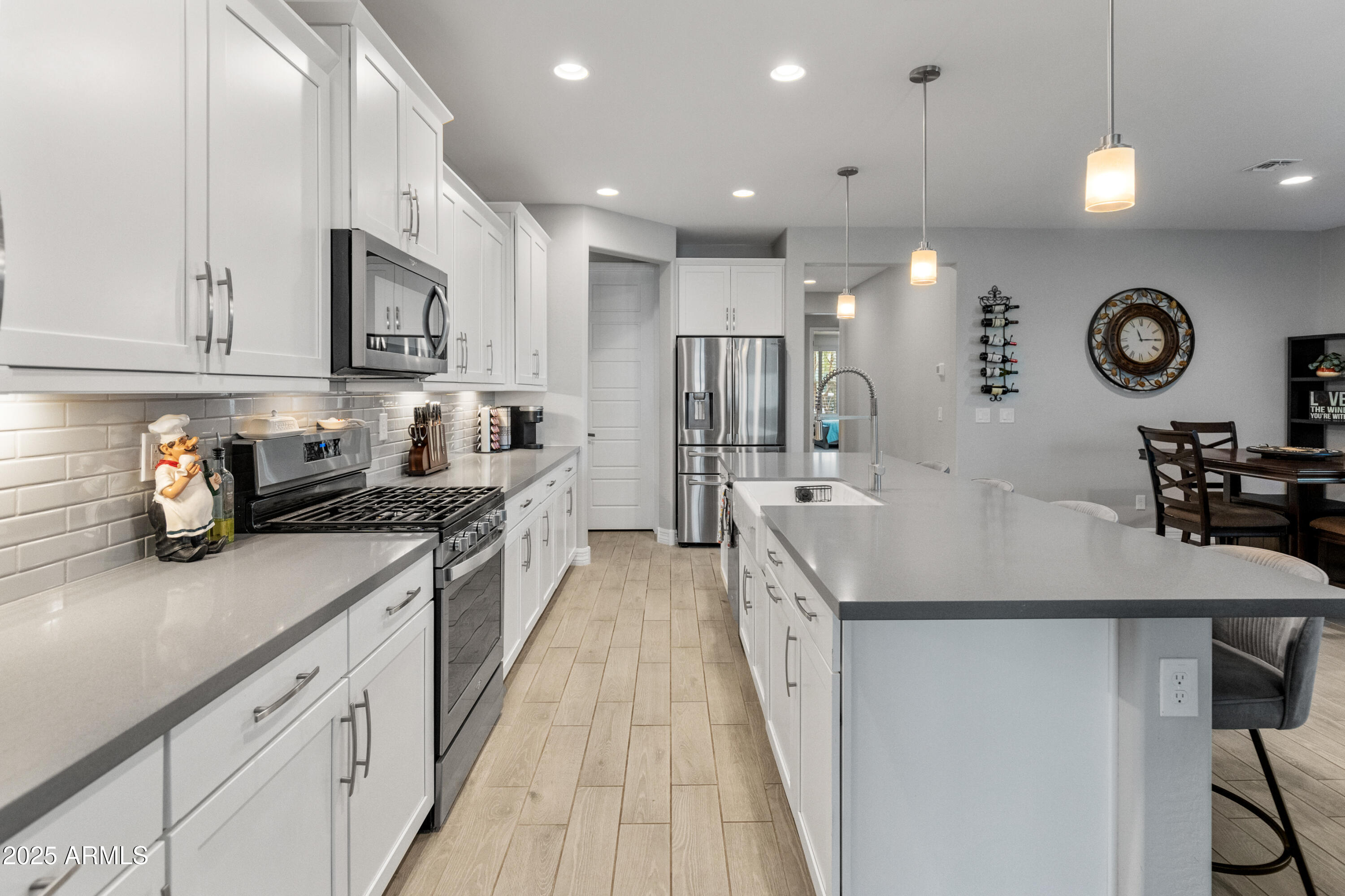 18768 W CLINTON Street