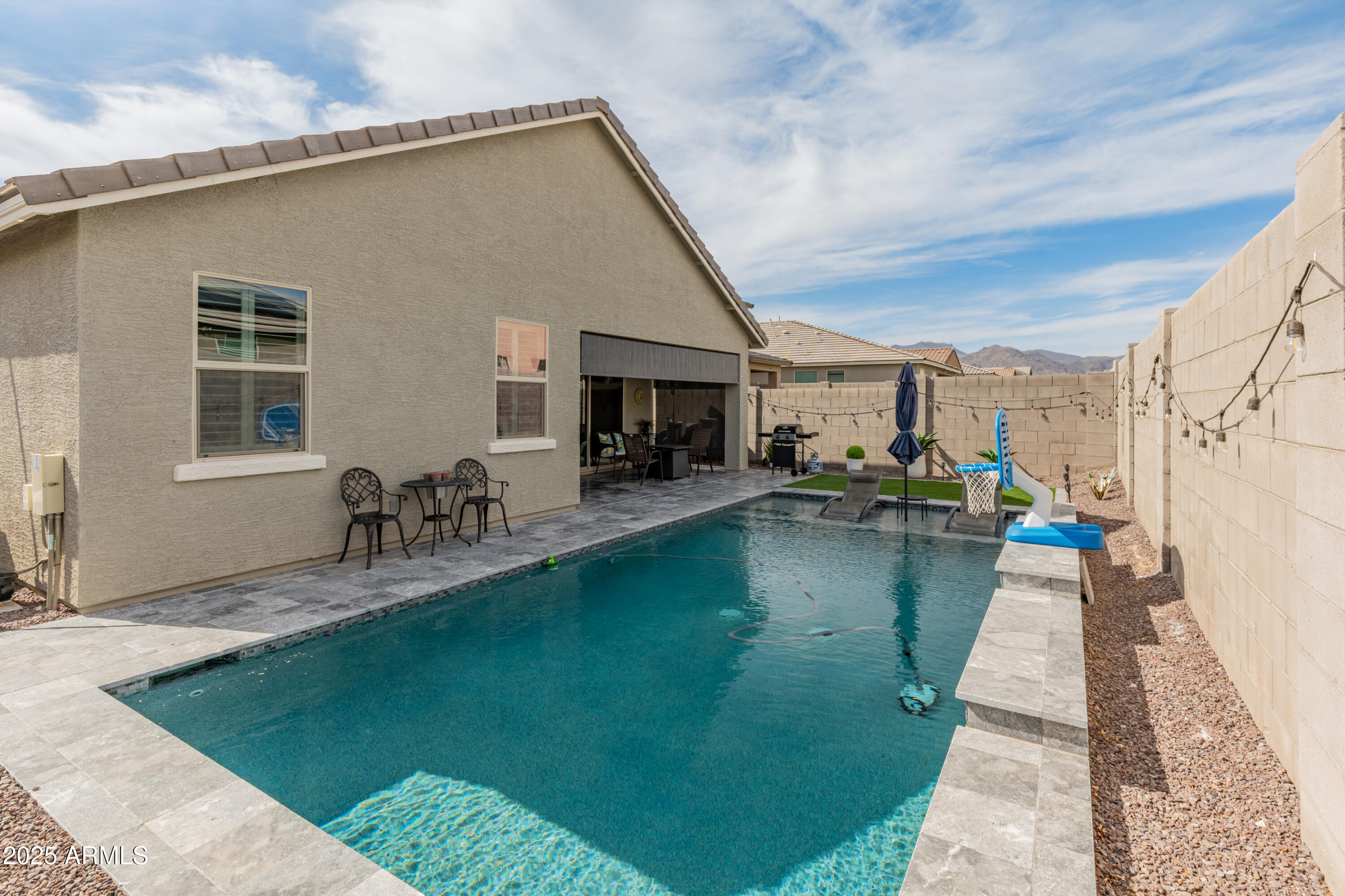 18768 W CLINTON Street