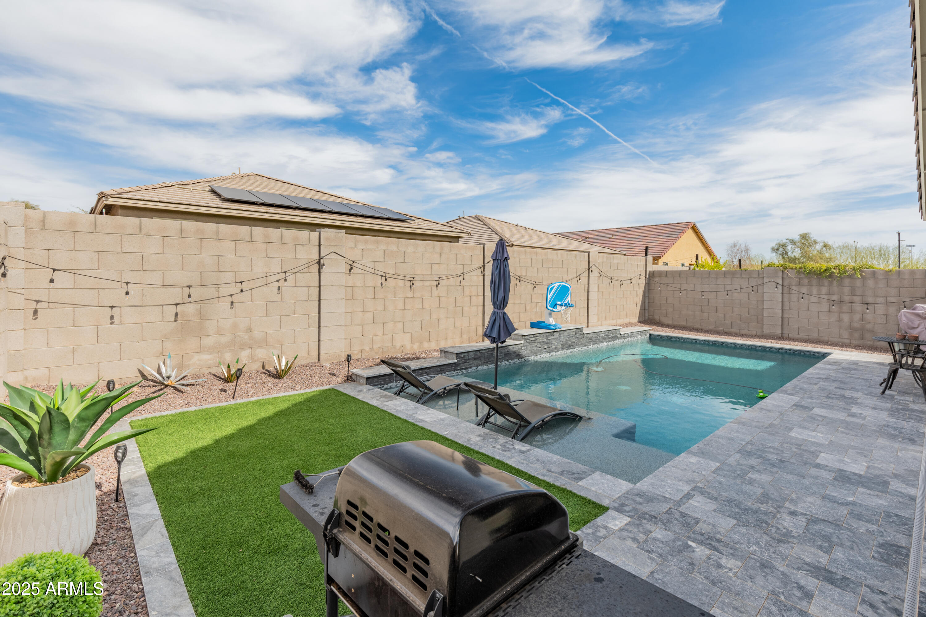 18768 W CLINTON Street