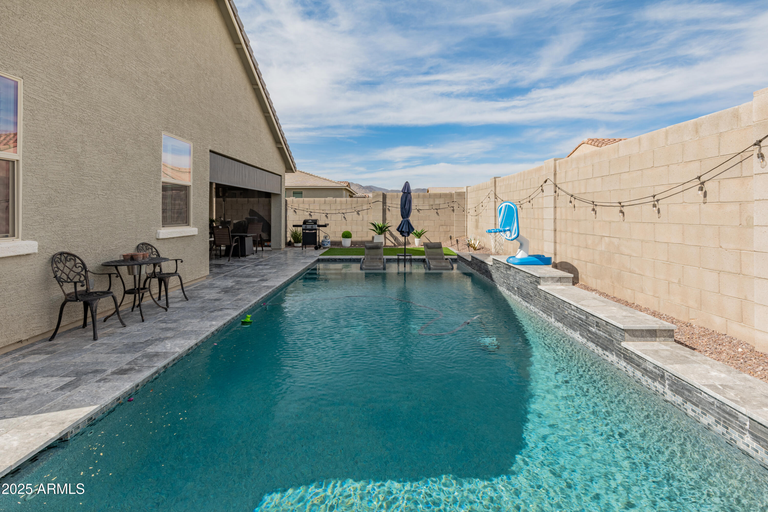 18768 W CLINTON Street