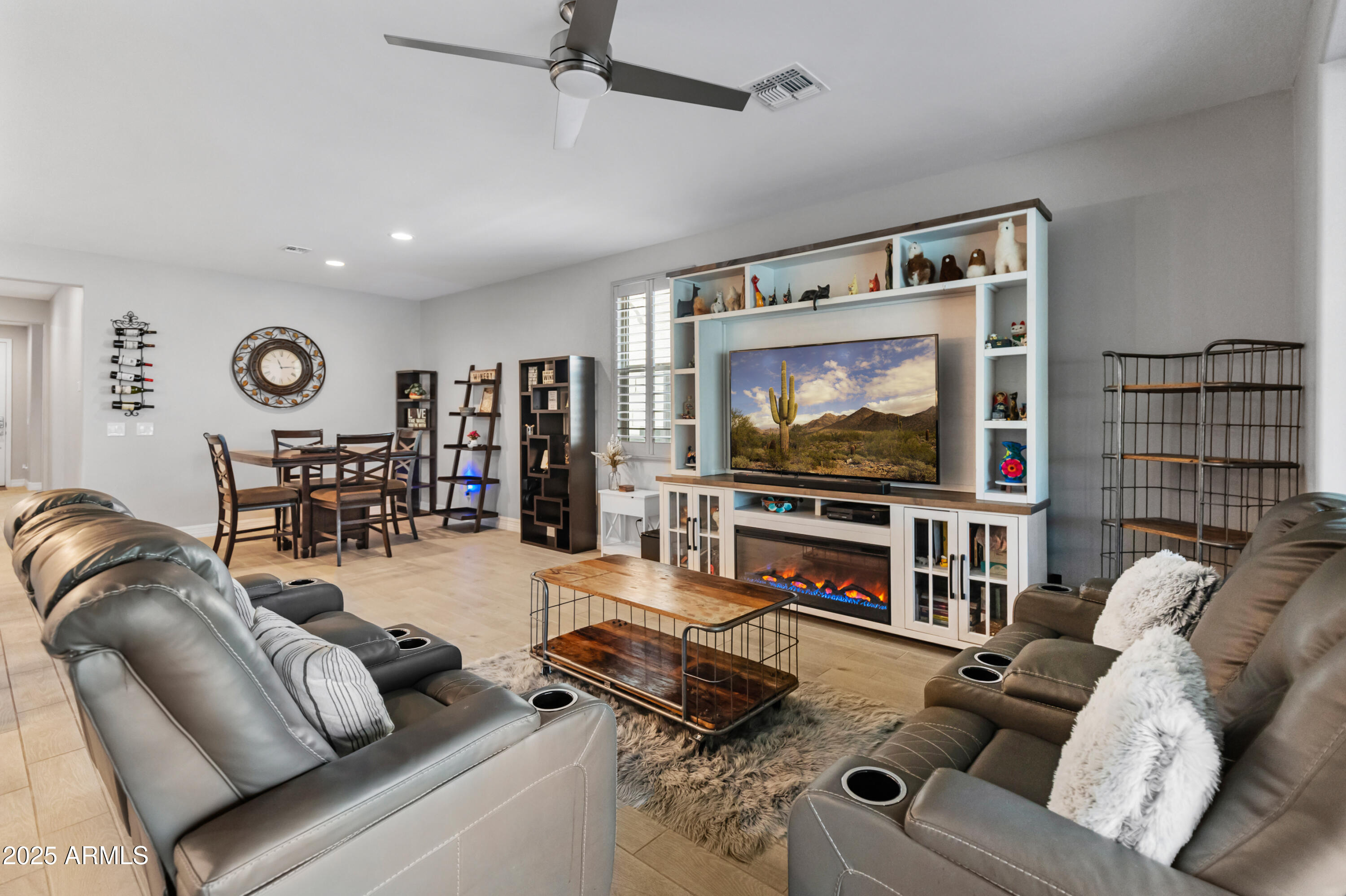 18768 W CLINTON Street