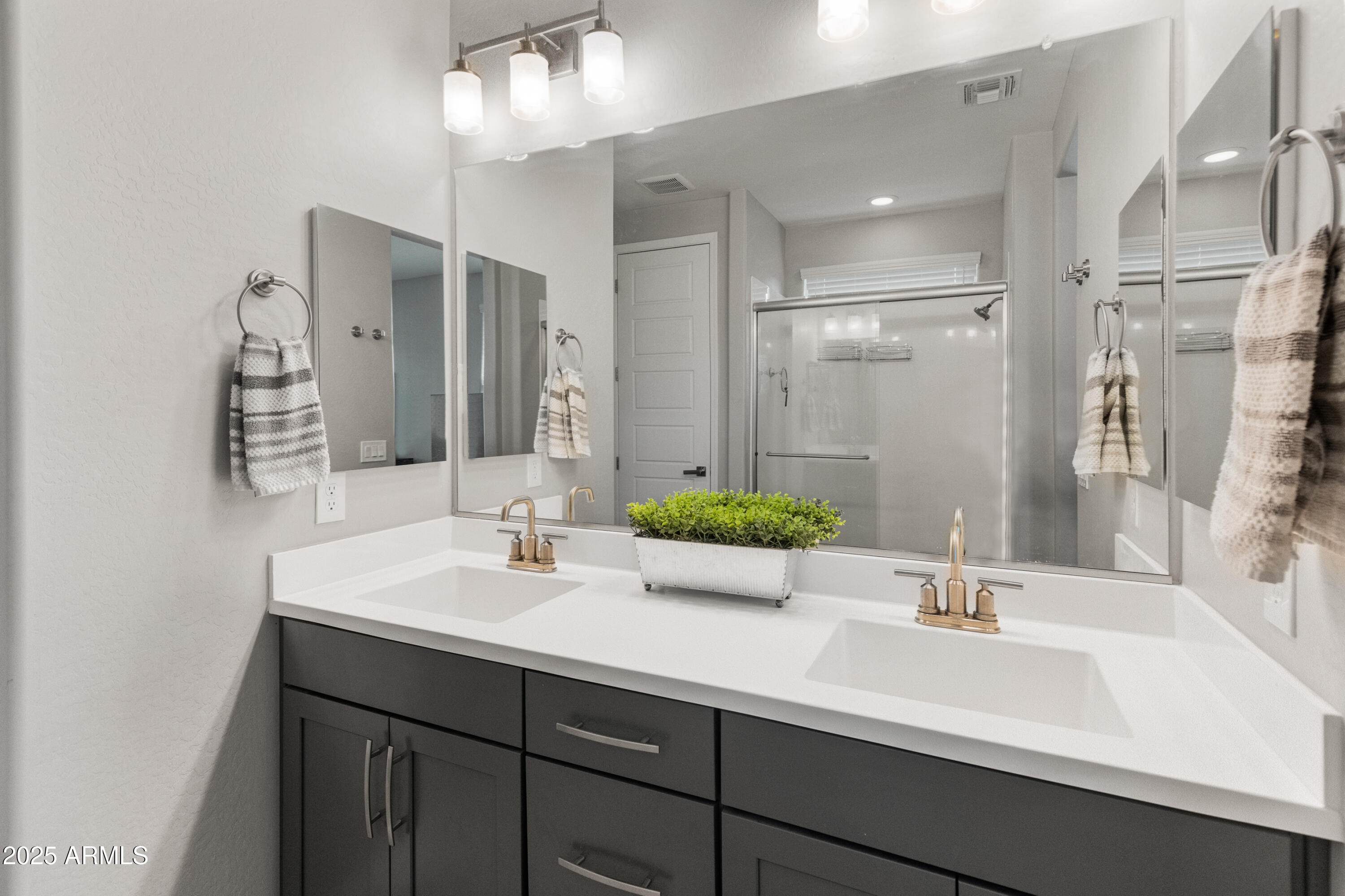 18768 W CLINTON Street