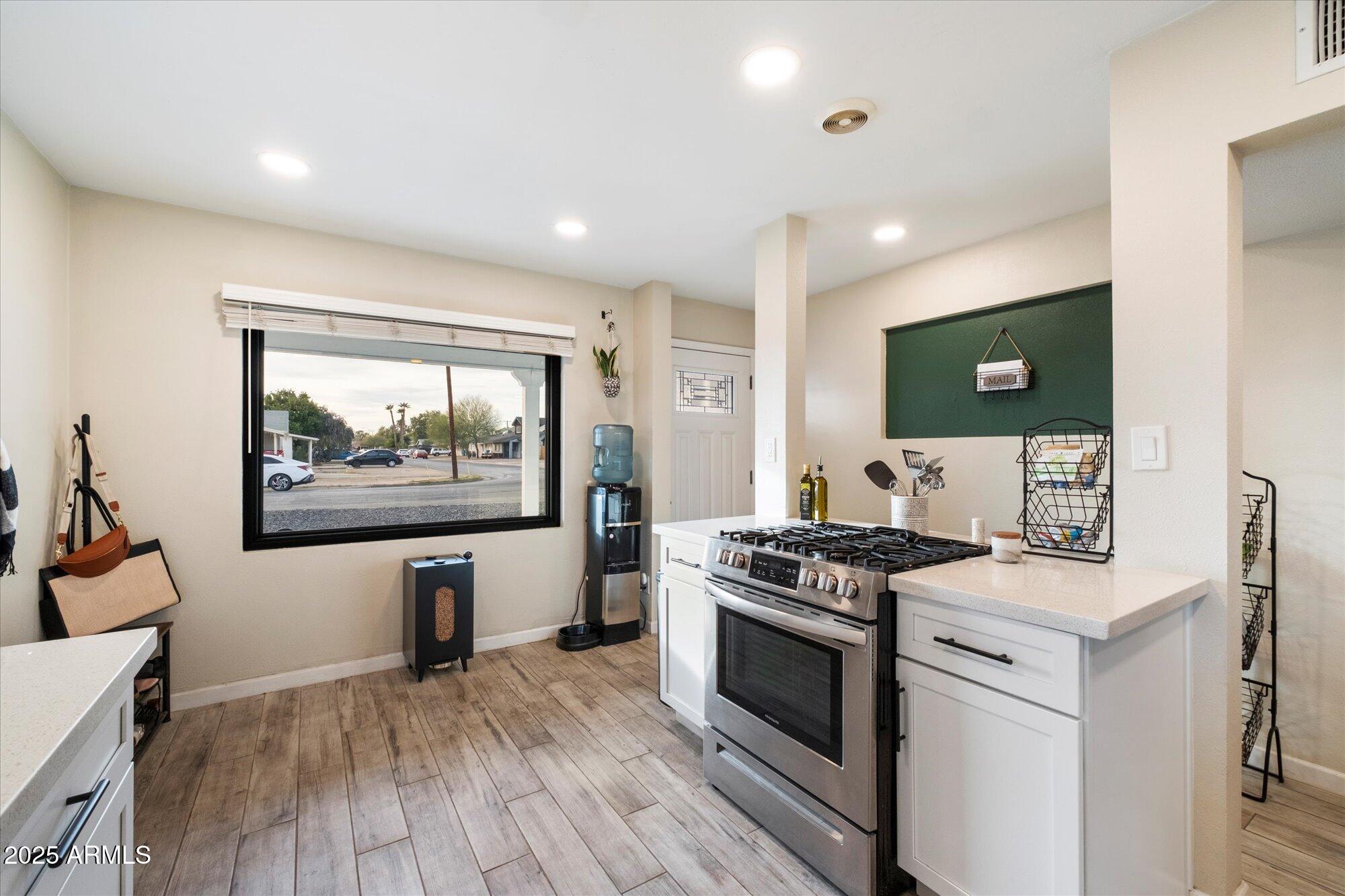2310 W STELLA Lane