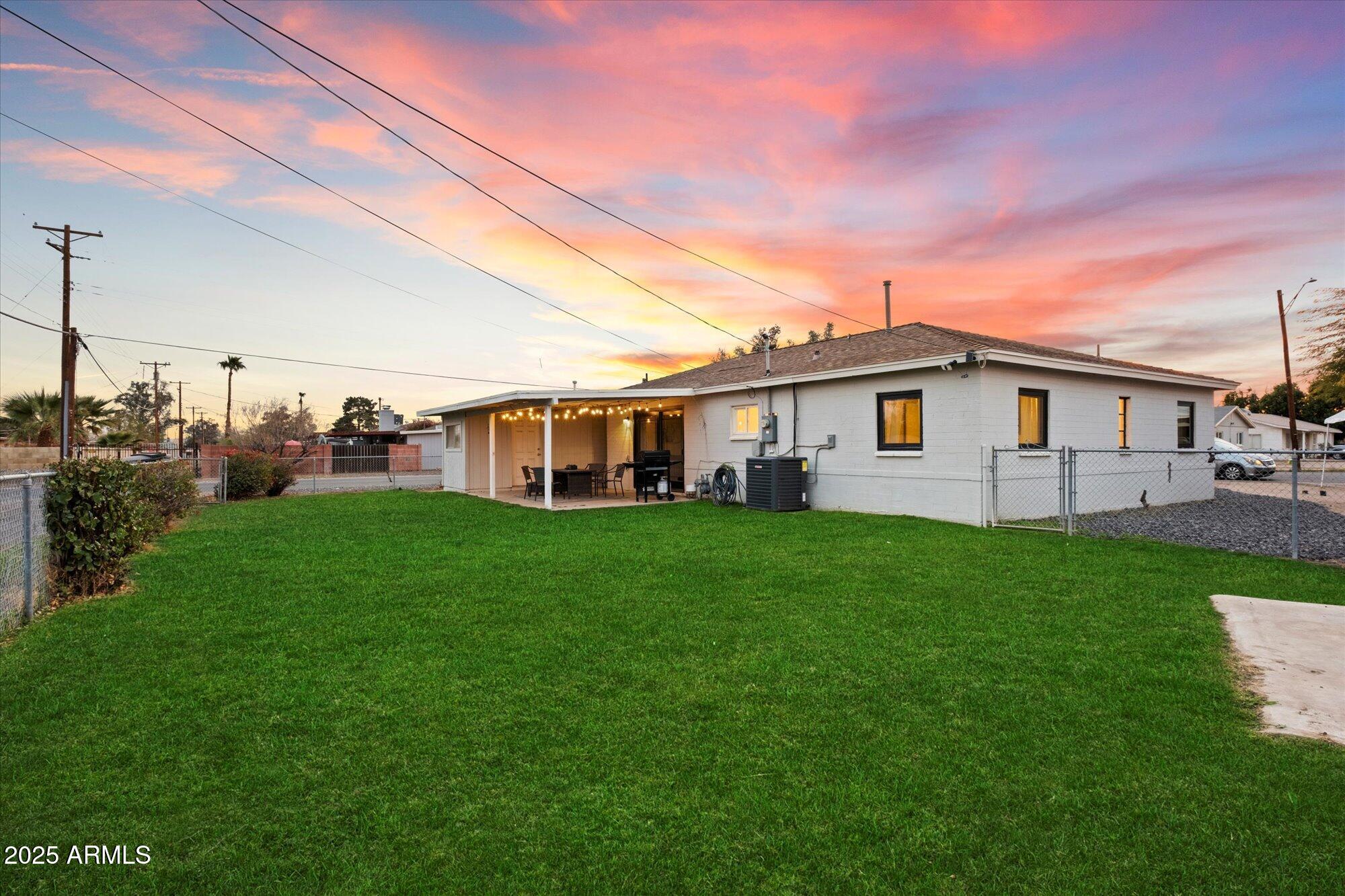 2310 W STELLA Lane