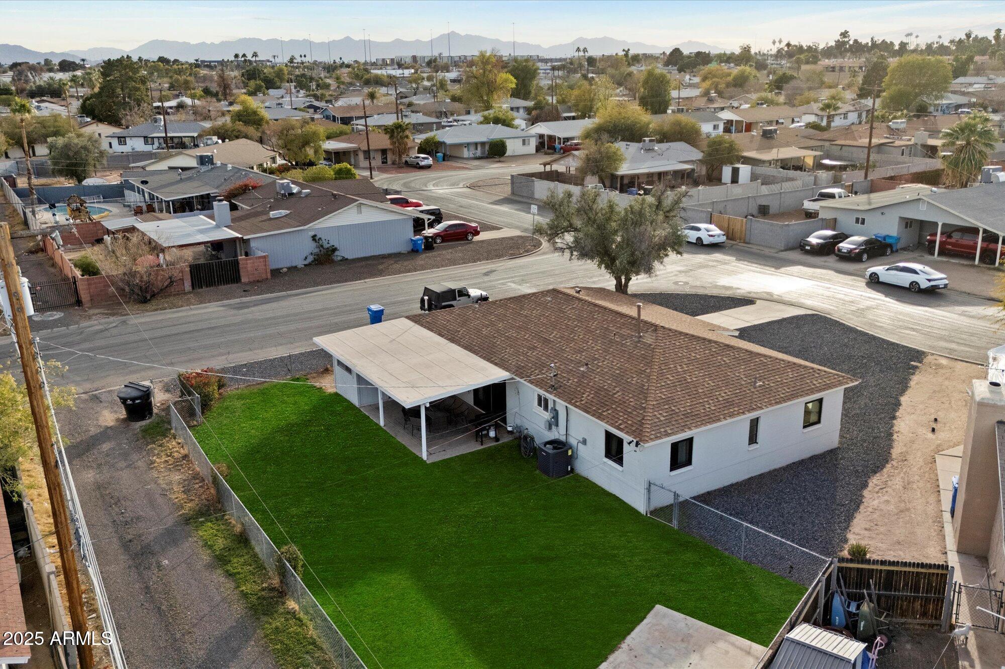 2310 W STELLA Lane