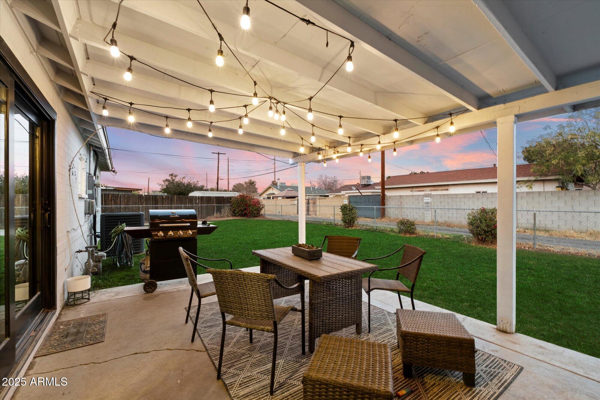 2310 W STELLA Lane