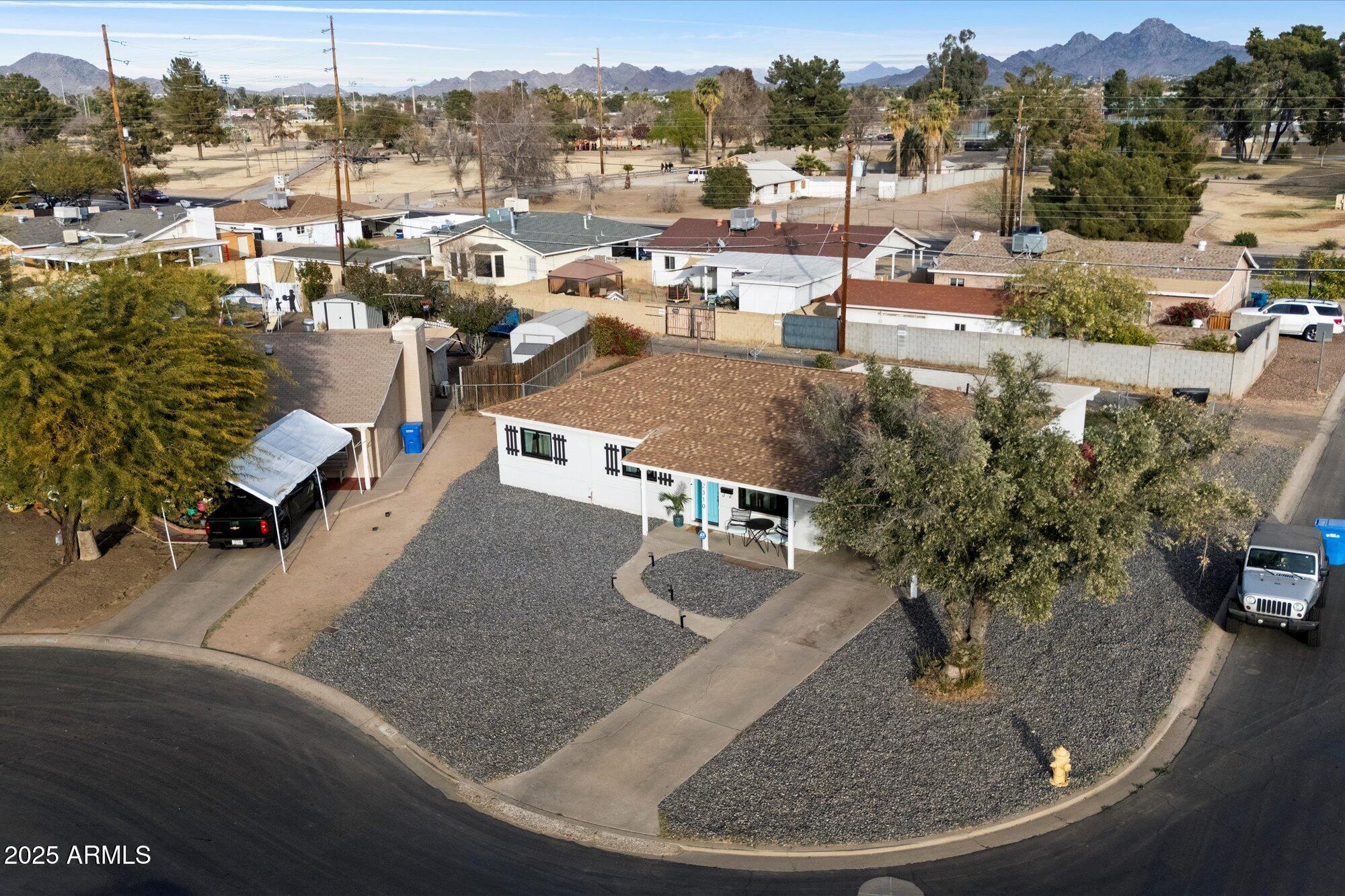 2310 W STELLA Lane
