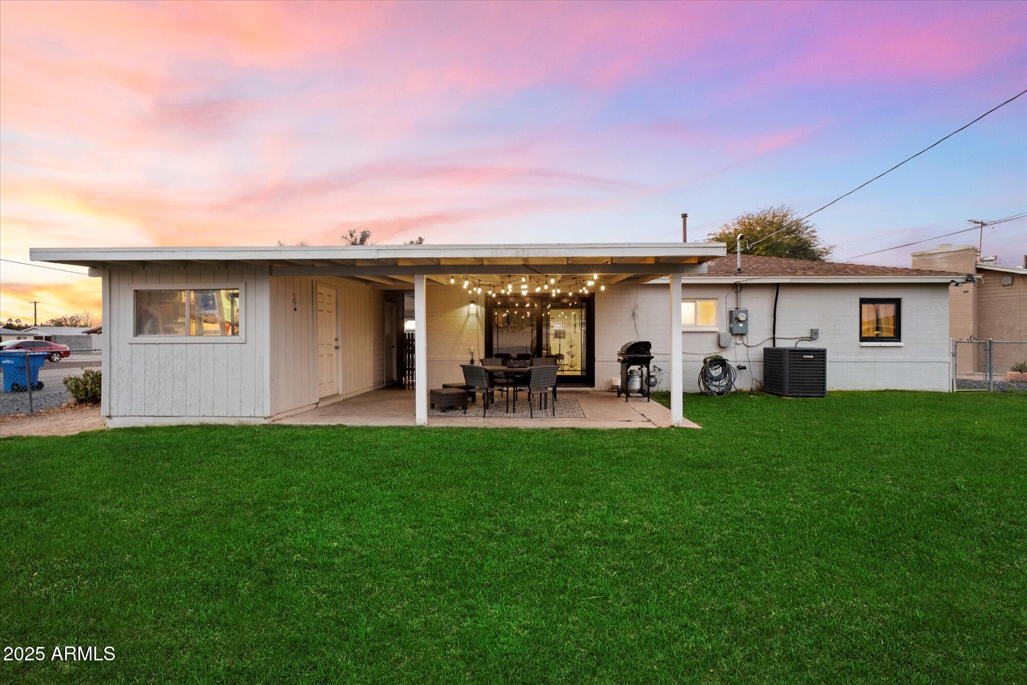 2310 W STELLA Lane