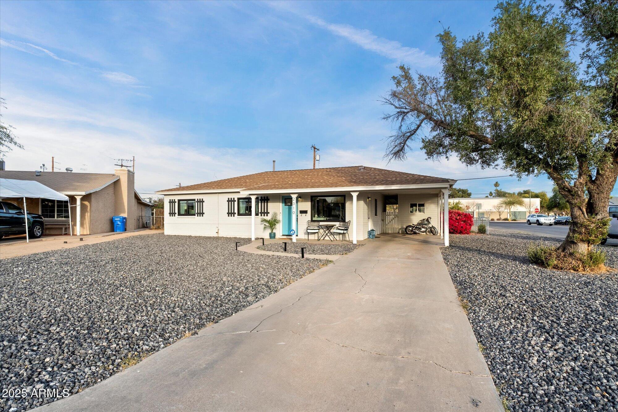 2310 W STELLA Lane