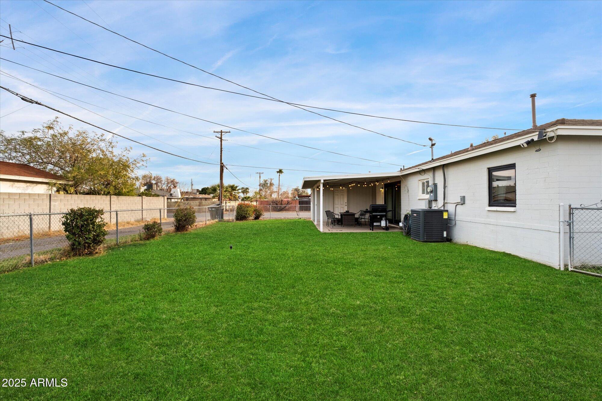 2310 W STELLA Lane