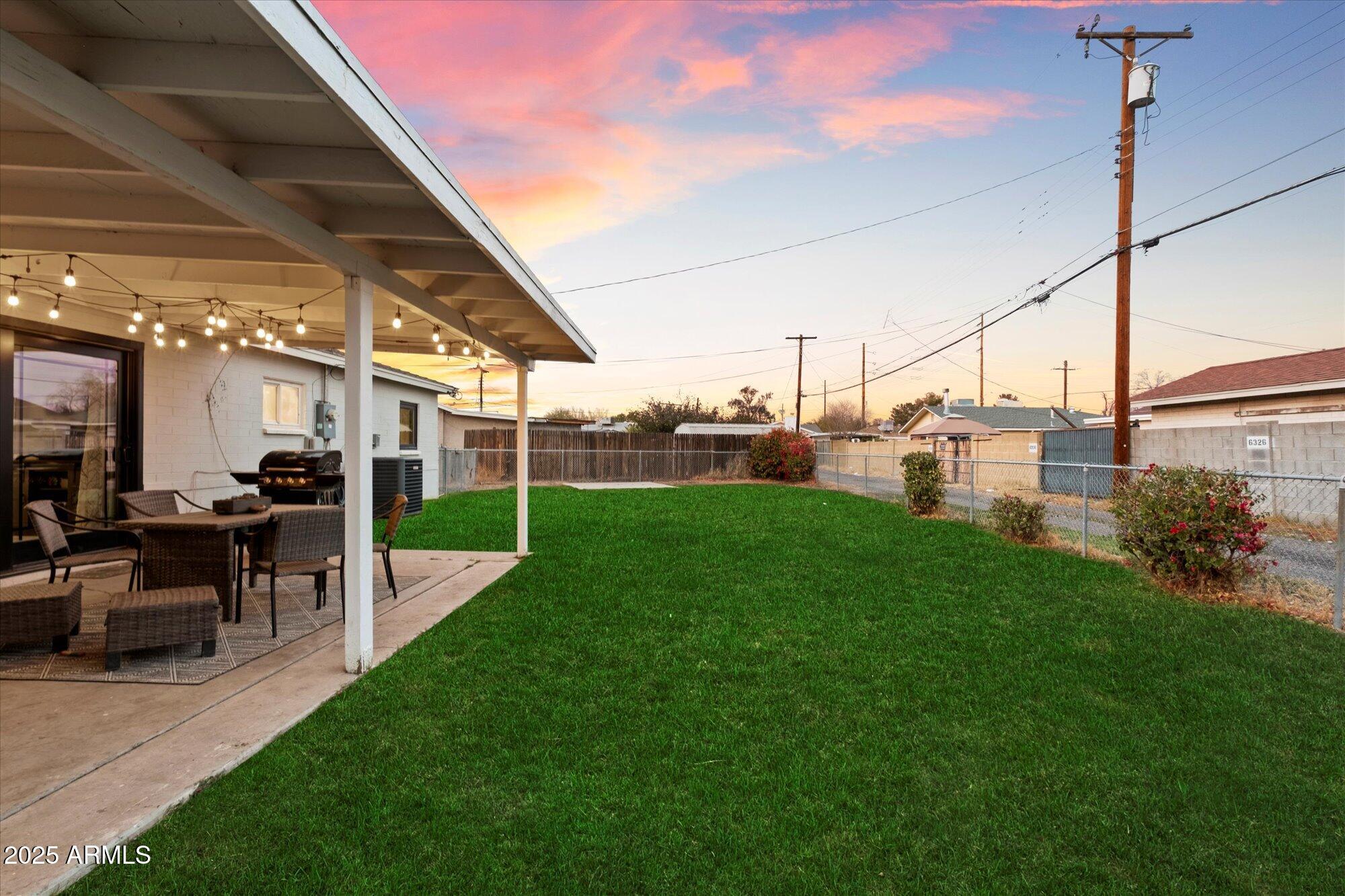 2310 W STELLA Lane