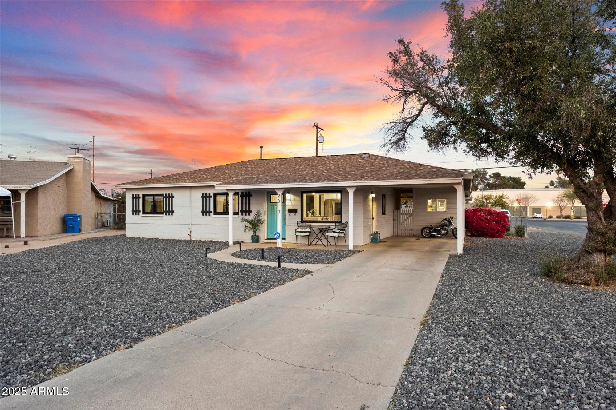 2310 W STELLA Lane