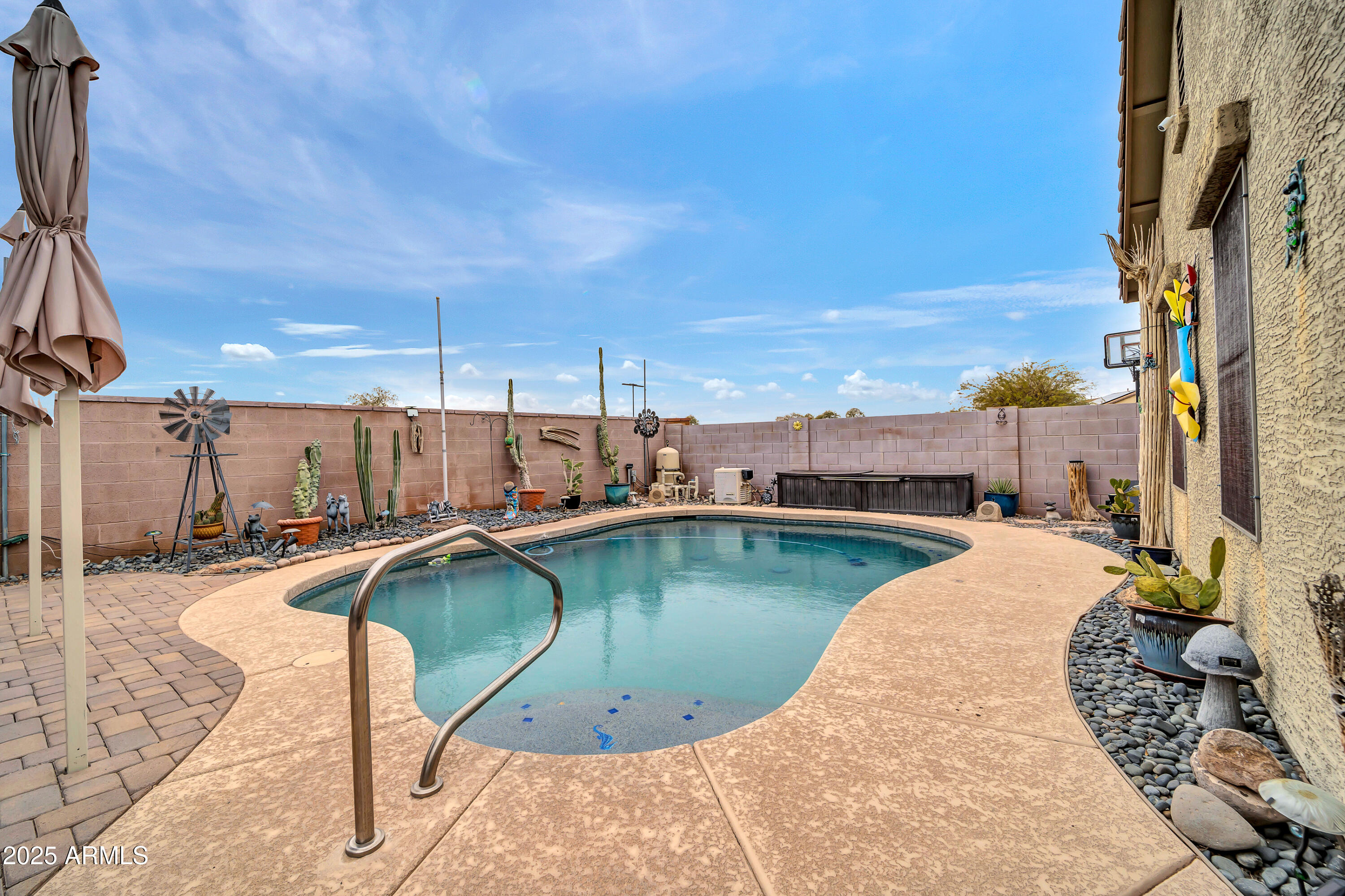 26065 W YUKON Drive