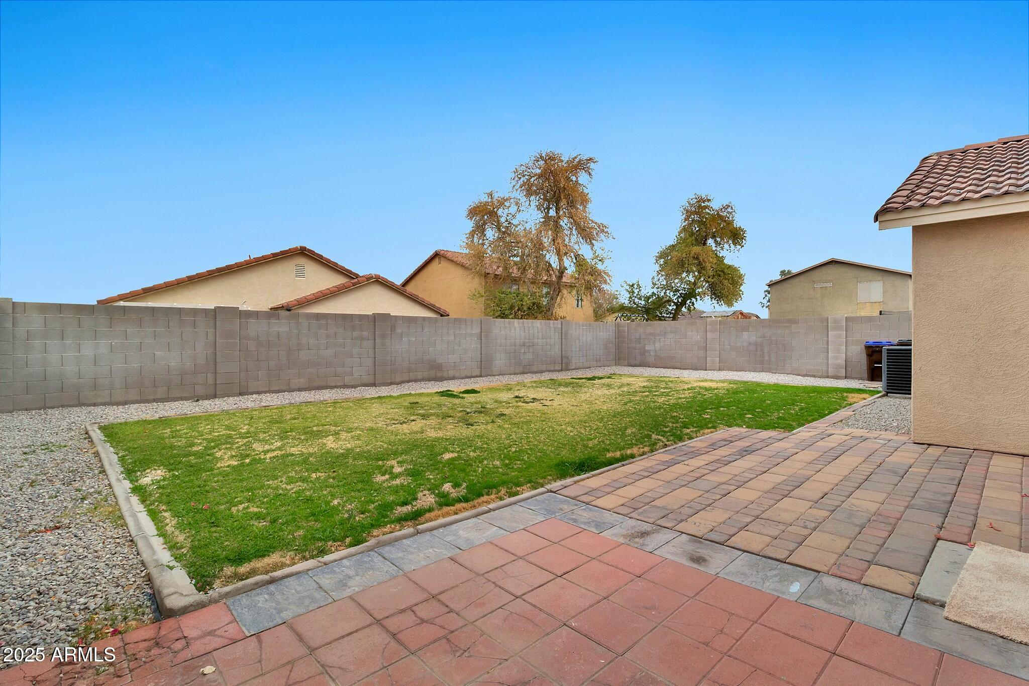 2210 E CASPIAN Way
