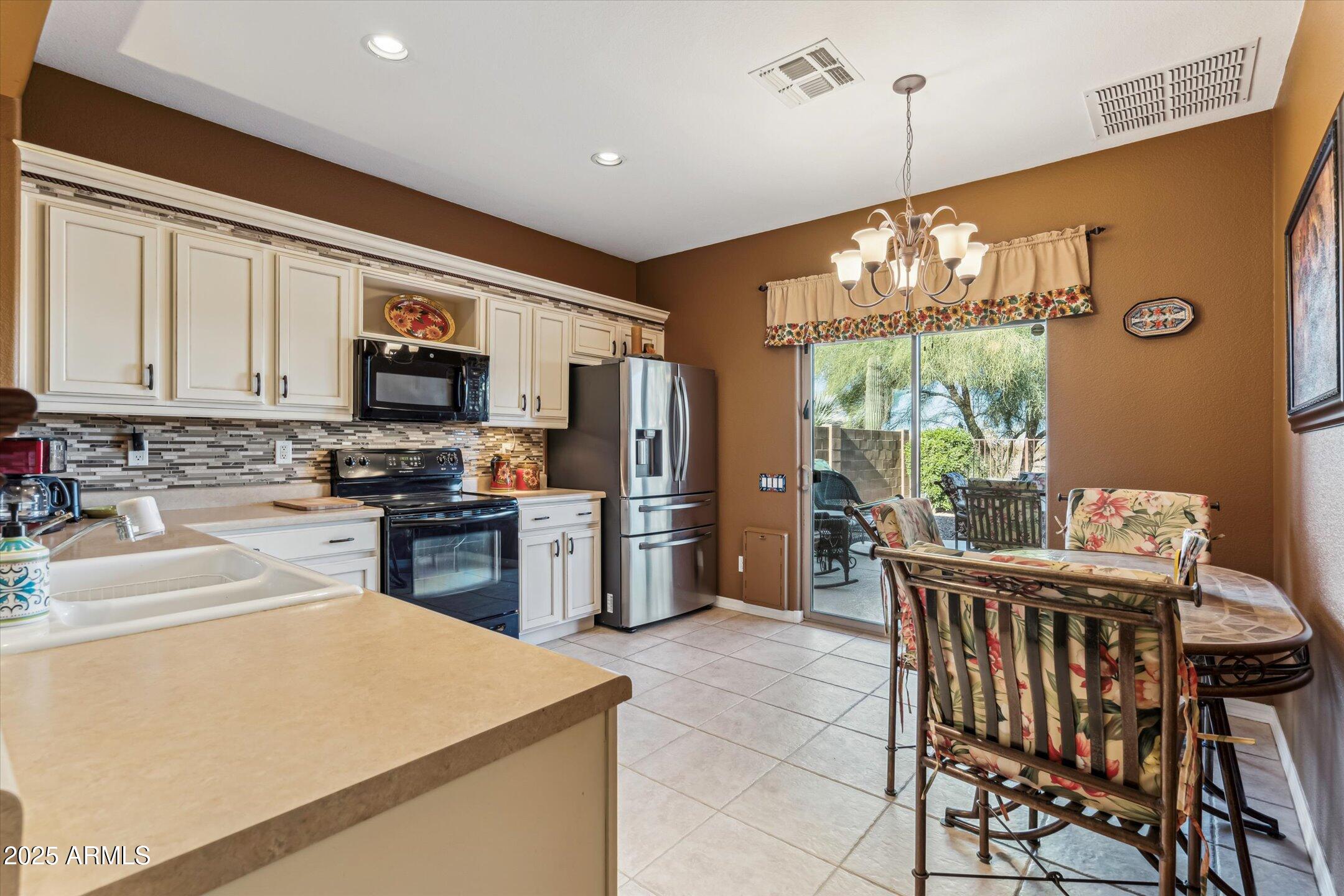 9796 E Stone Cir Lane