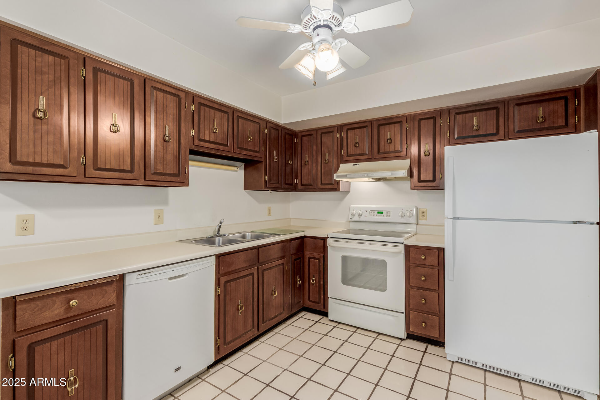 1651 E Borghese Place